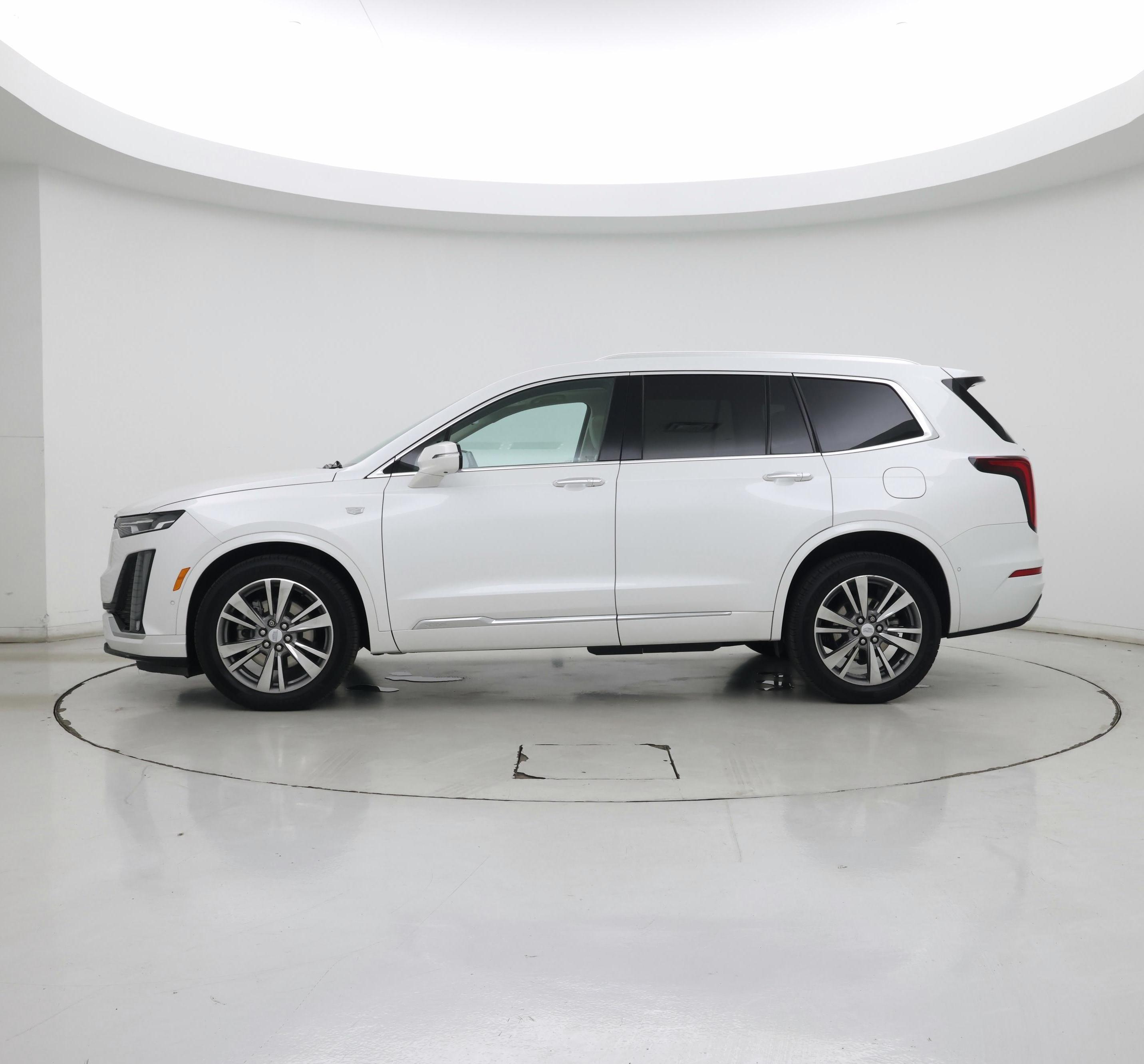Thumbnail: 2021 Cadillac XT6 - 3