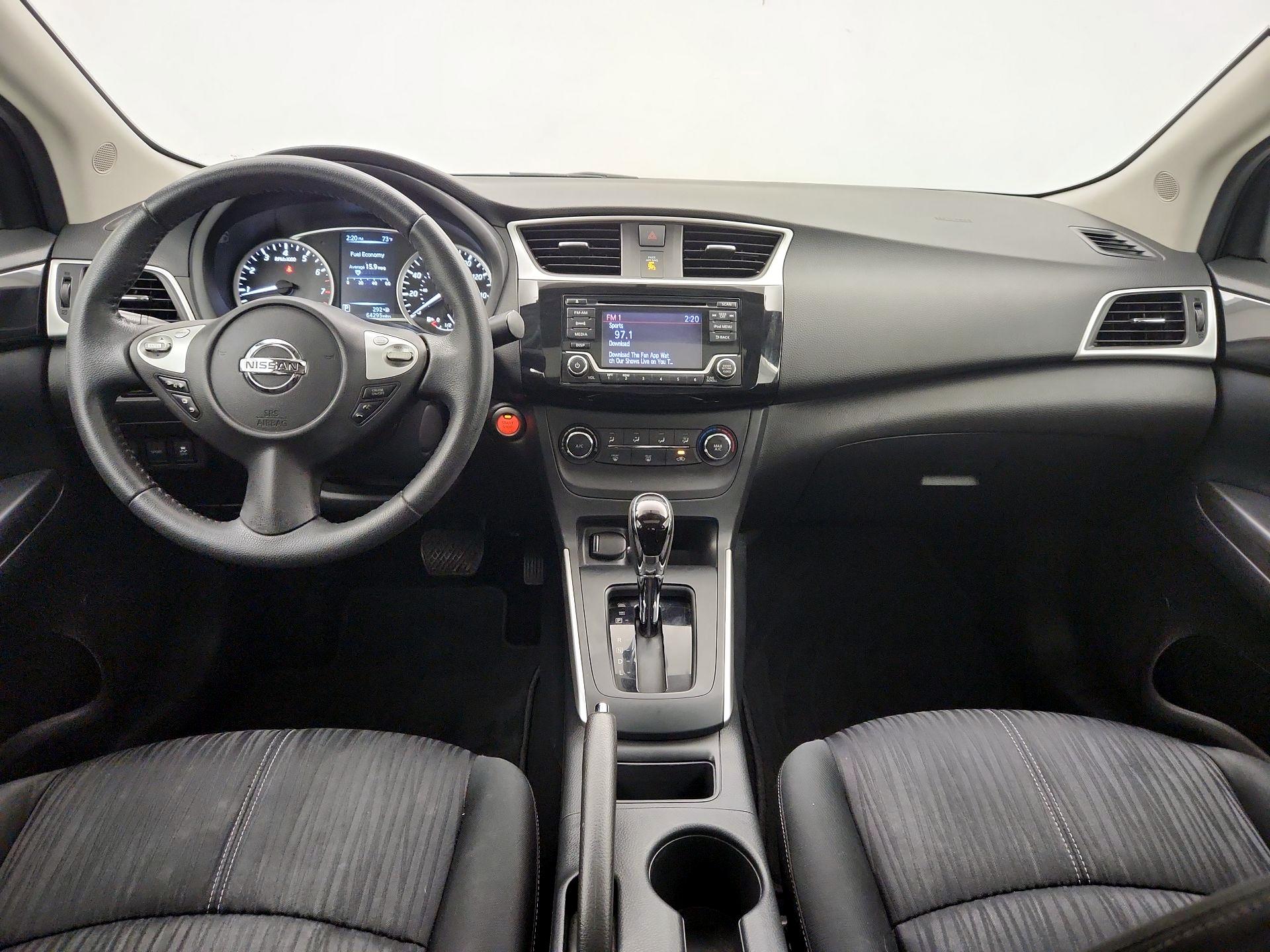 Thumbnail: 2017 Nissan Sentra - 9