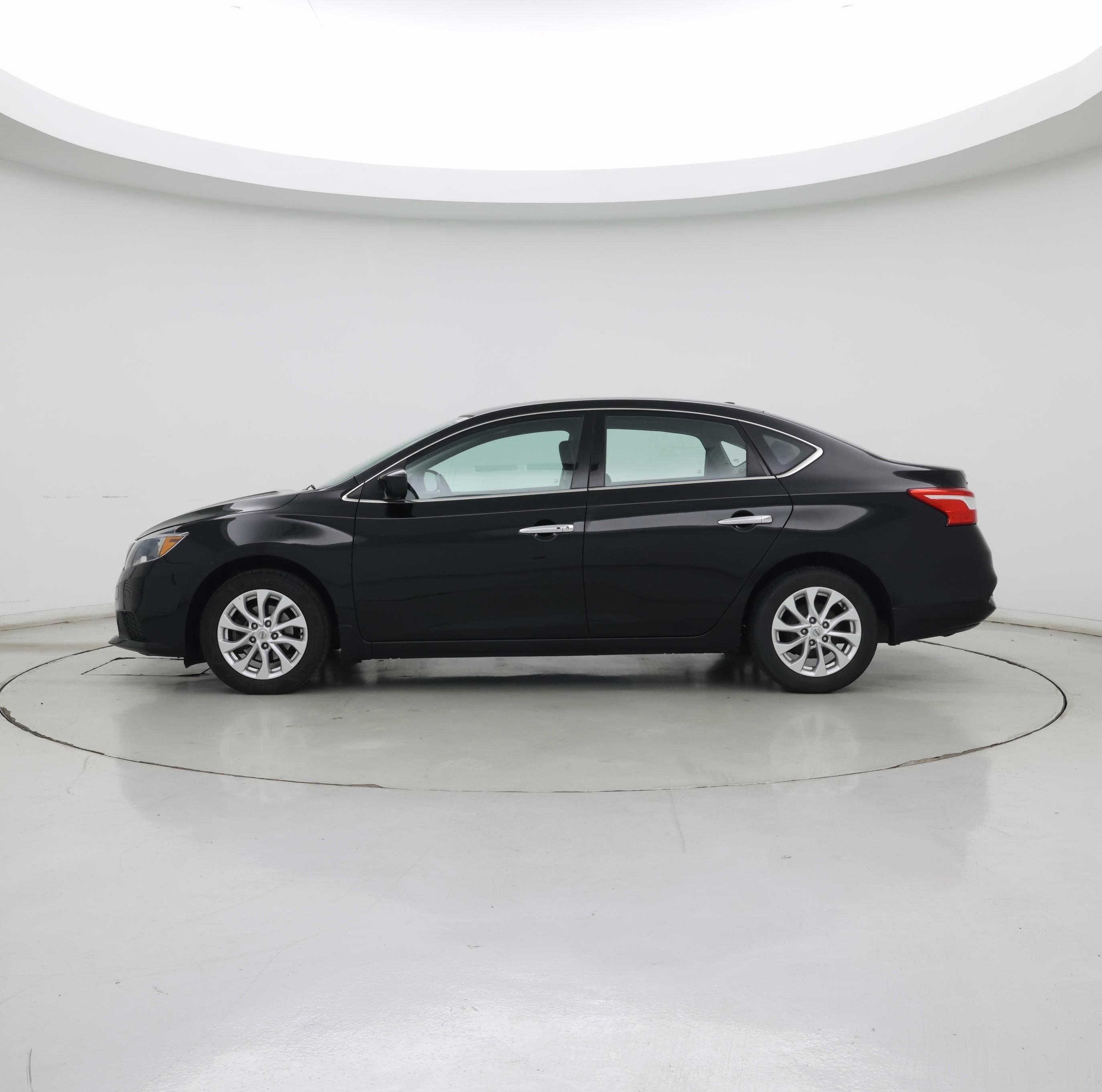 Thumbnail: 2017 Nissan Sentra - 3