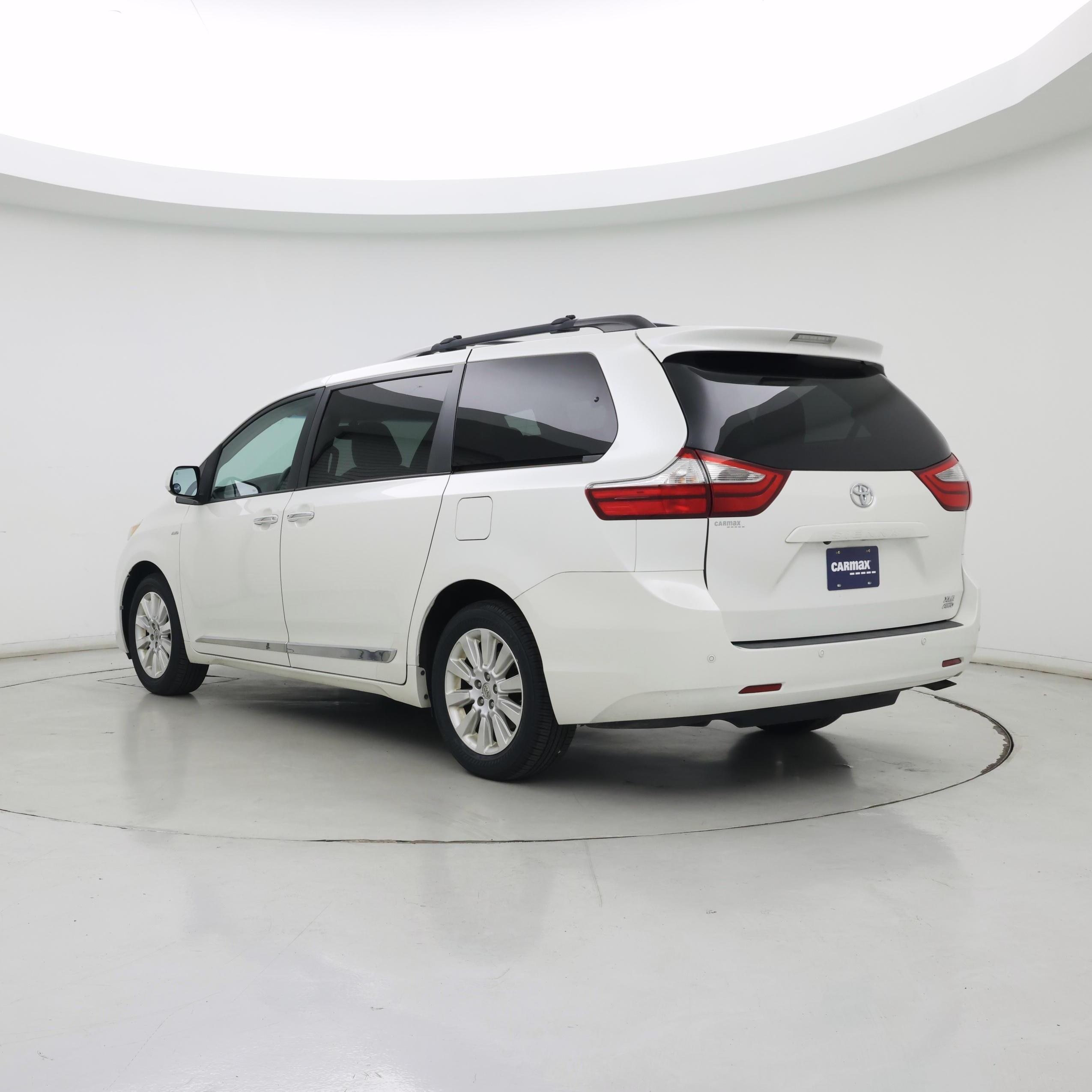 Thumbnail: 2016 Toyota Sienna - 2