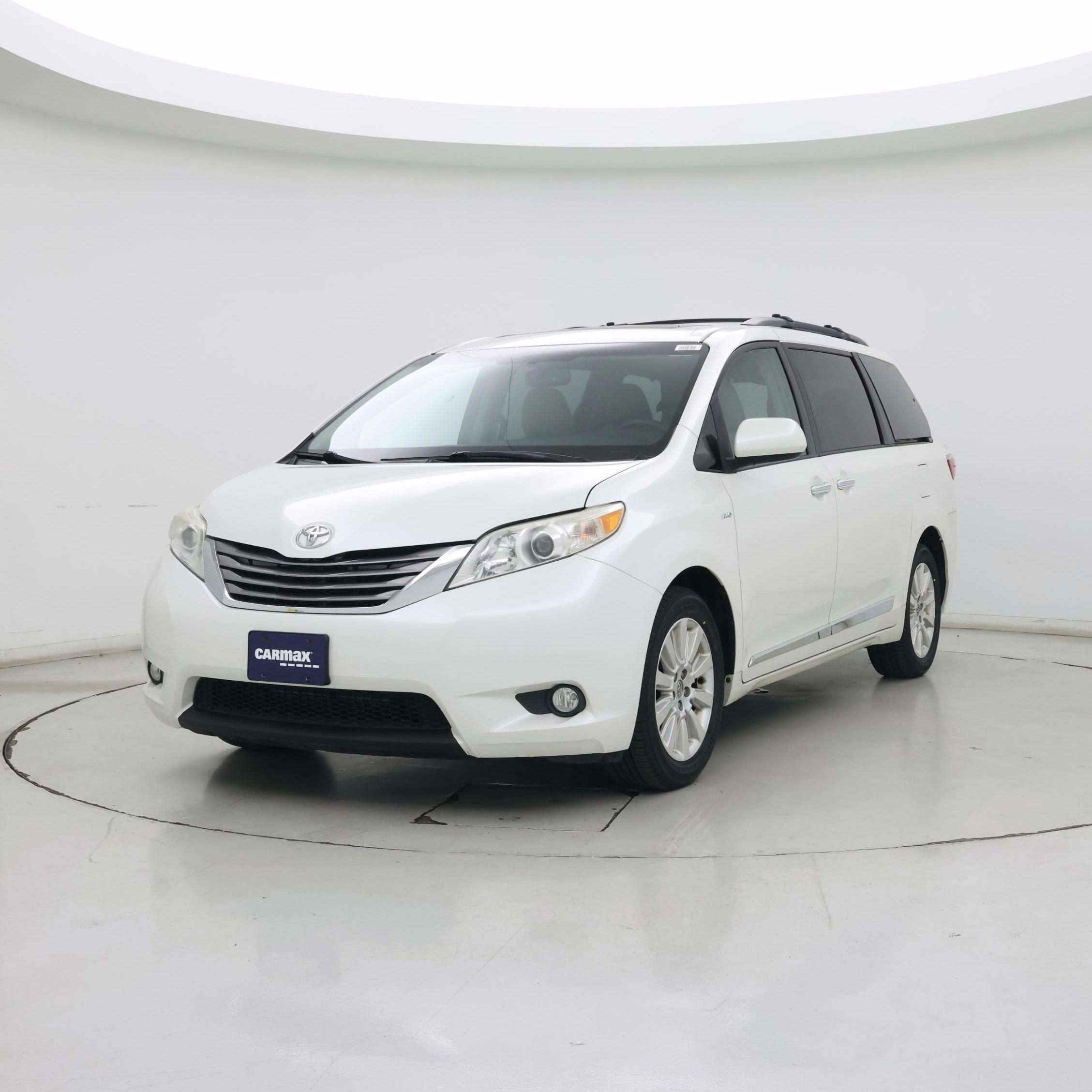 Thumbnail: 2016 Toyota Sienna - 4