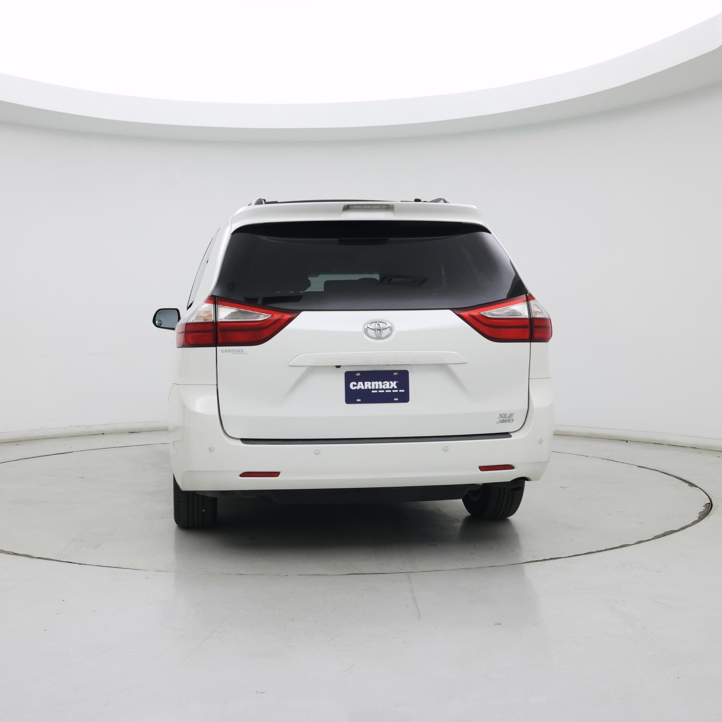 Thumbnail: 2016 Toyota Sienna - 6