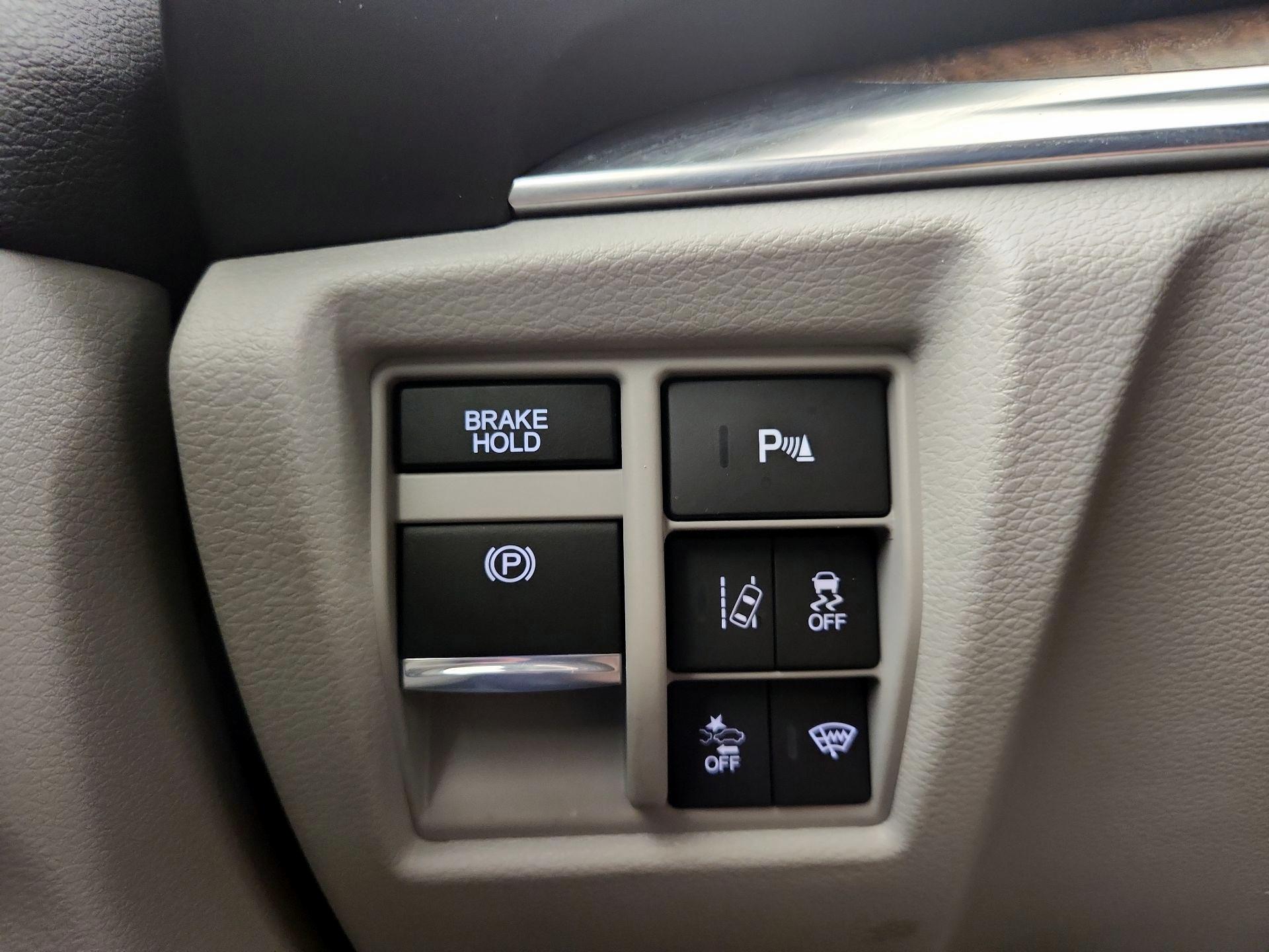 Thumbnail: 2019 Acura MDX - 13