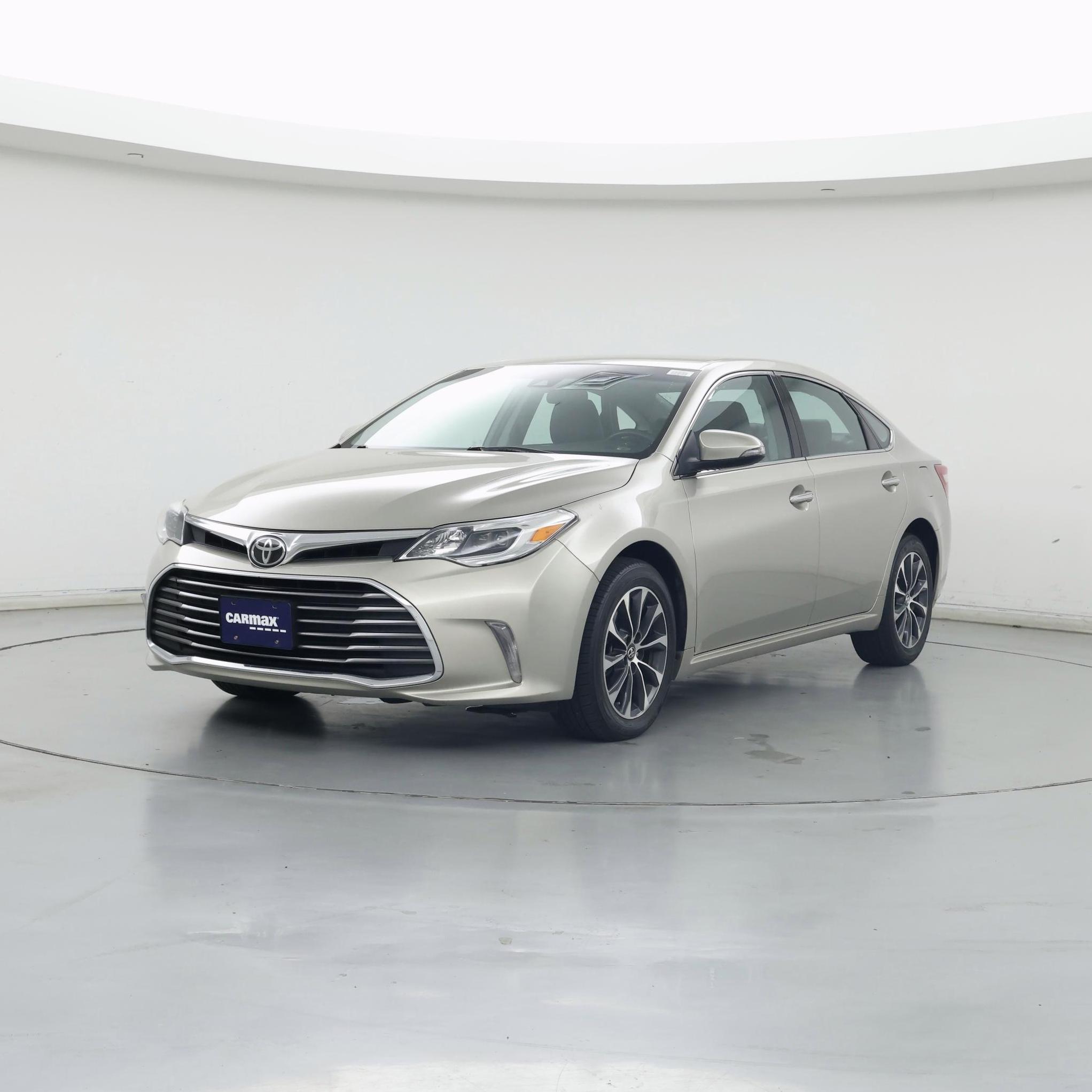 Thumbnail: 2017 Toyota Avalon - 4