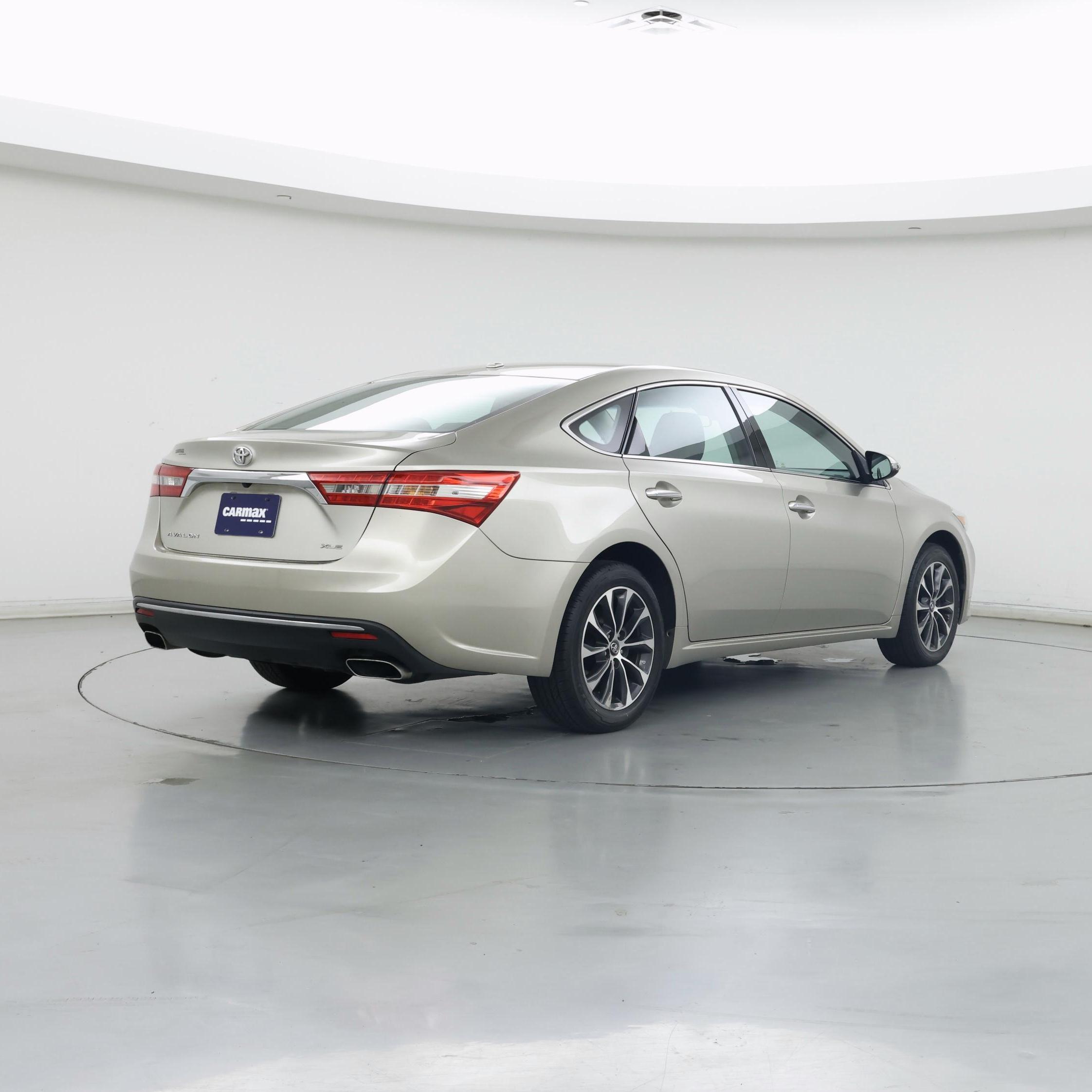 Thumbnail: 2017 Toyota Avalon - 8