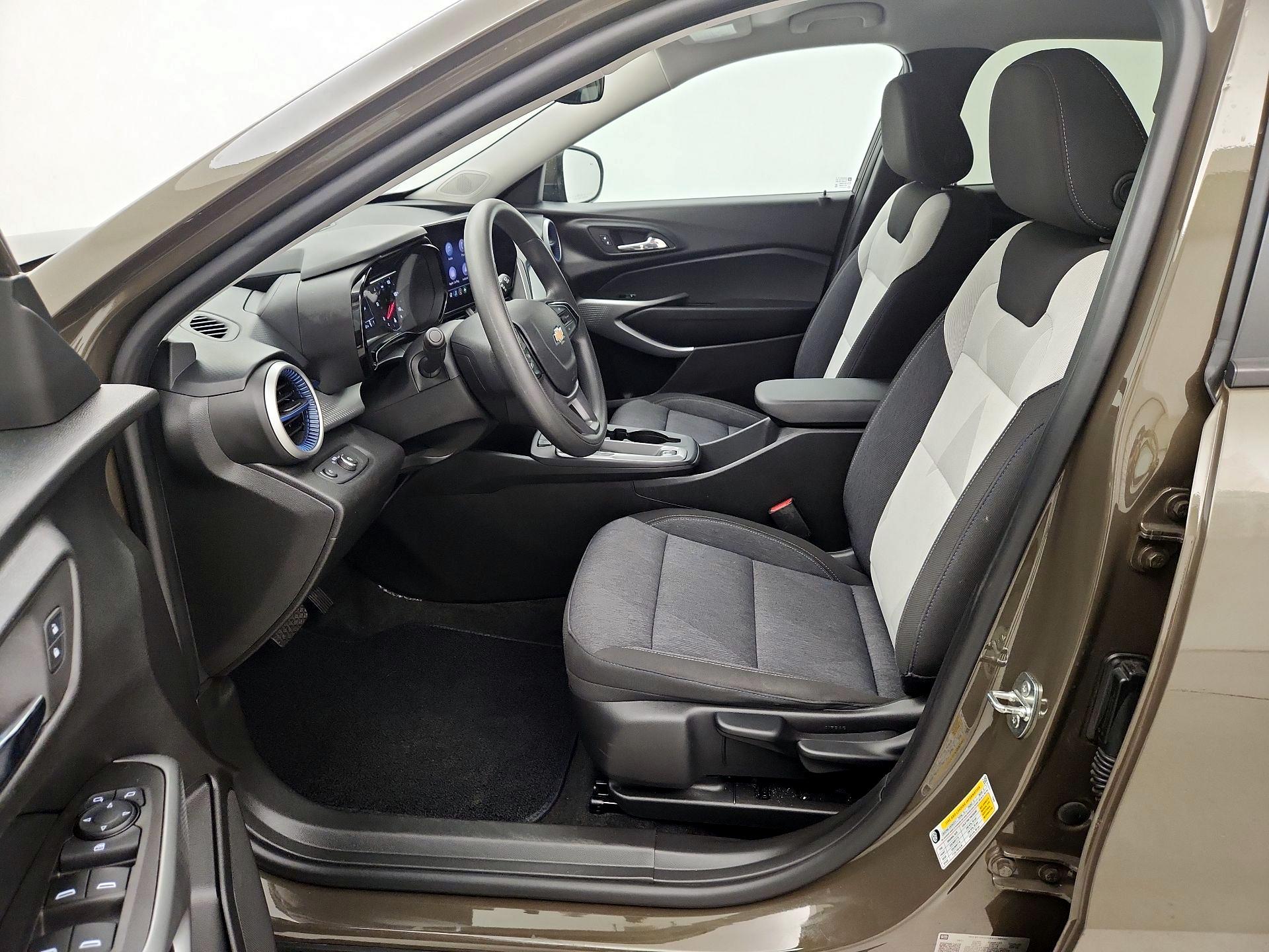 Thumbnail: 2024 Chevrolet Trax - 11
