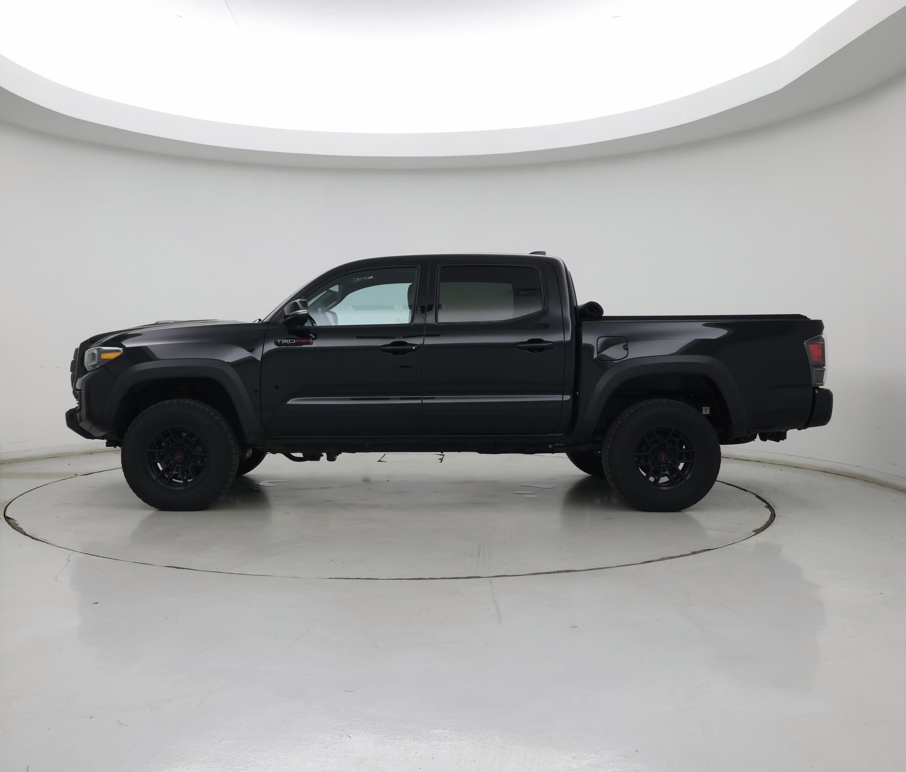 Thumbnail: 2020 Toyota Tacoma - 3