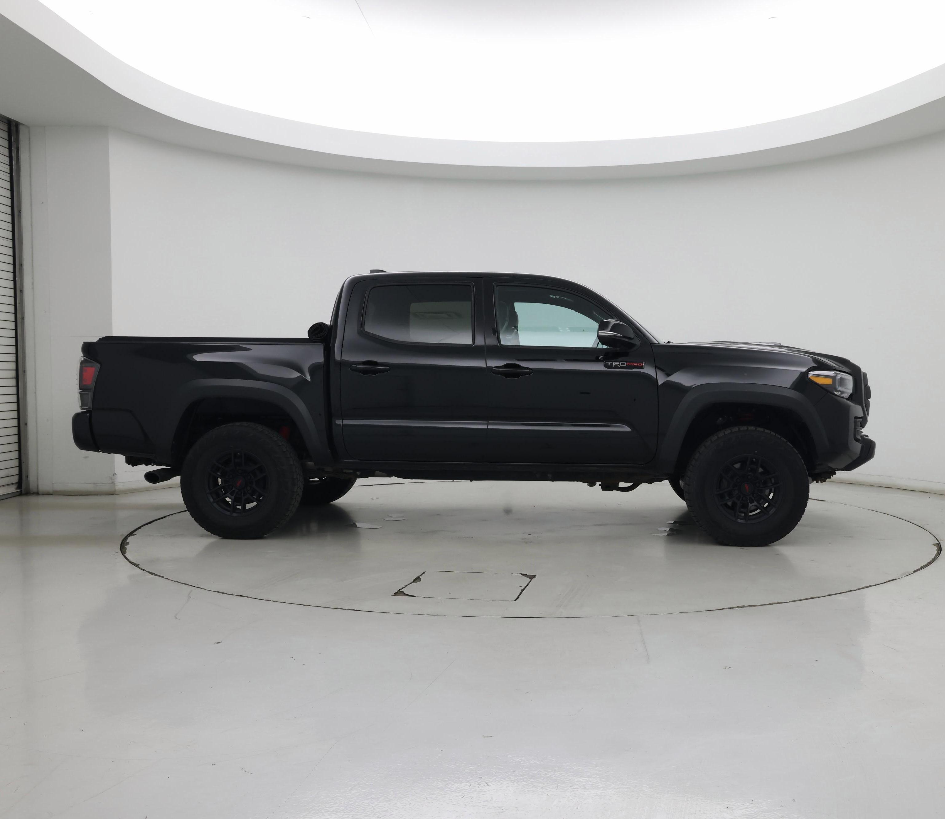 Thumbnail: 2020 Toyota Tacoma - 7
