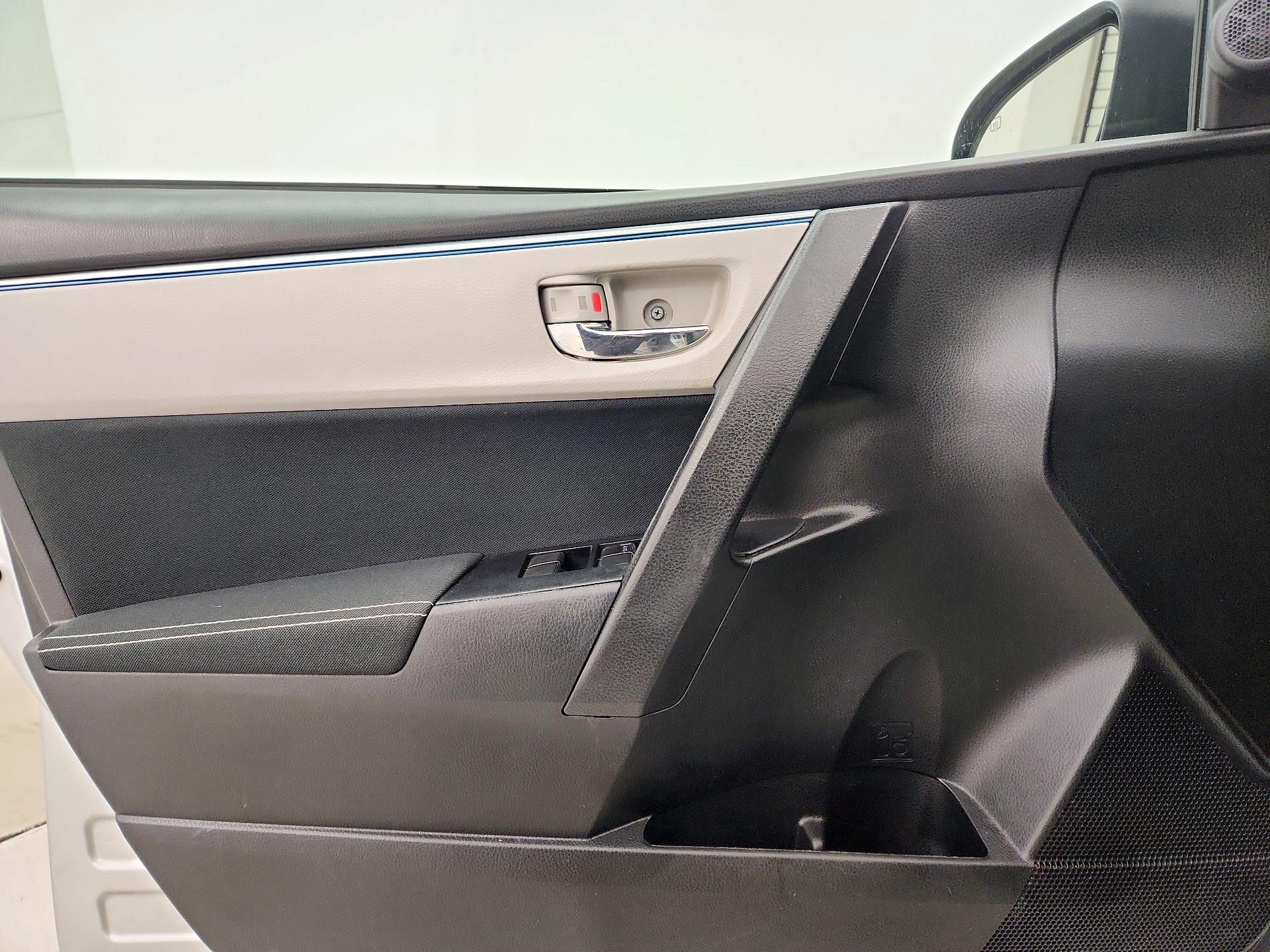Thumbnail: 2016 Toyota Corolla - 12