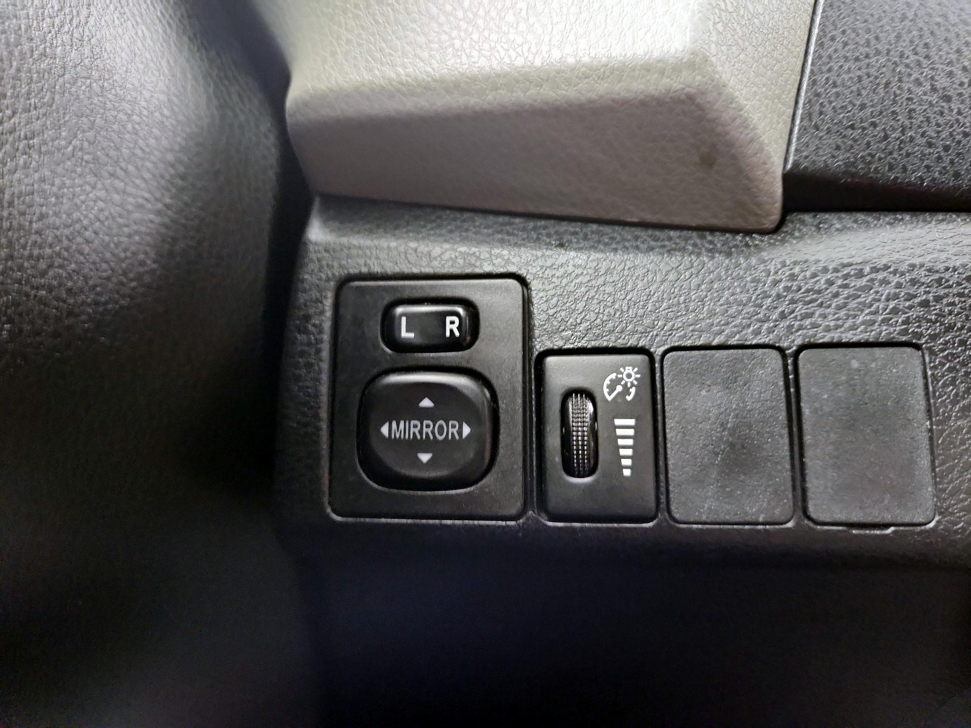 Thumbnail: 2016 Toyota Corolla - 13