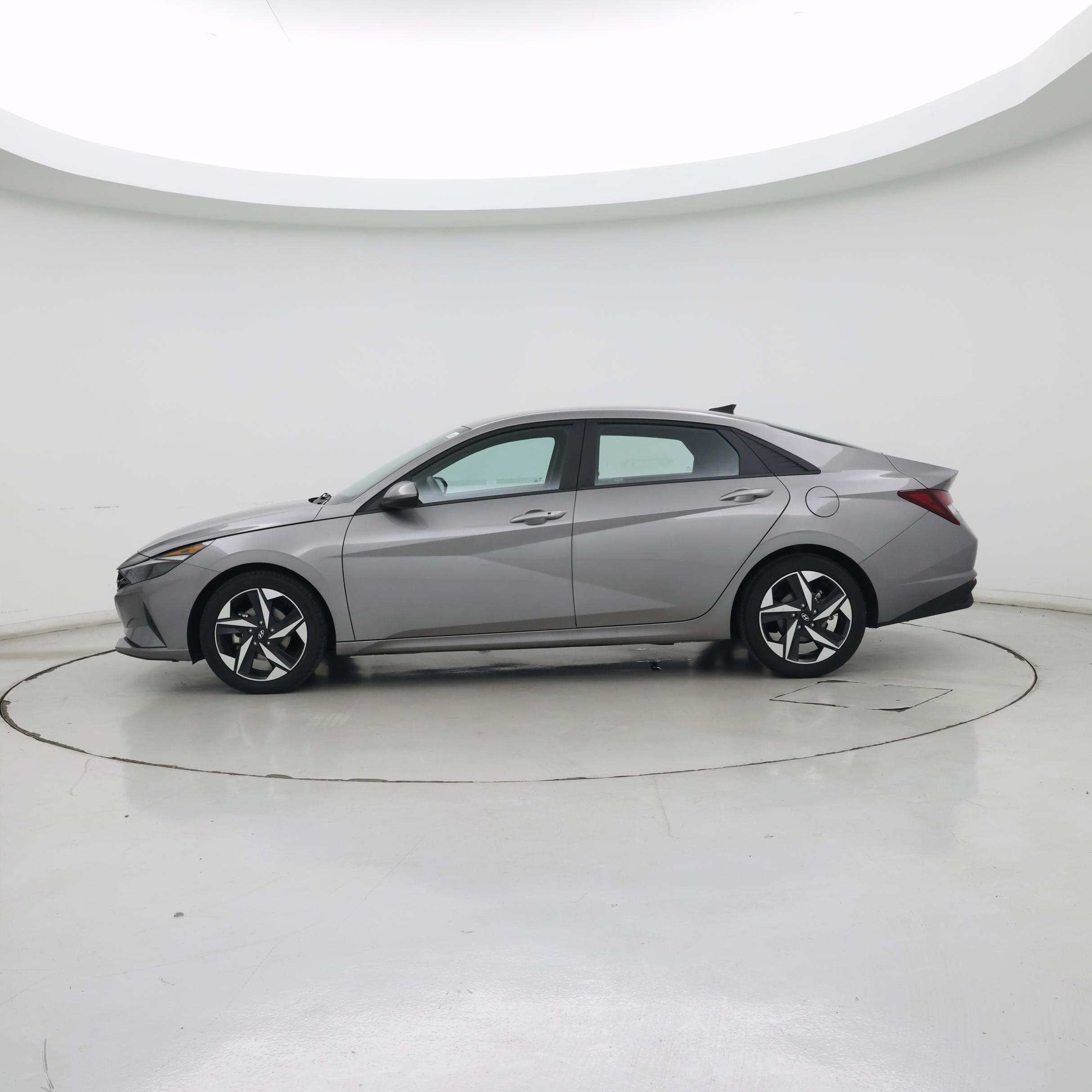 Thumbnail: 2023 Hyundai Elantra - 3