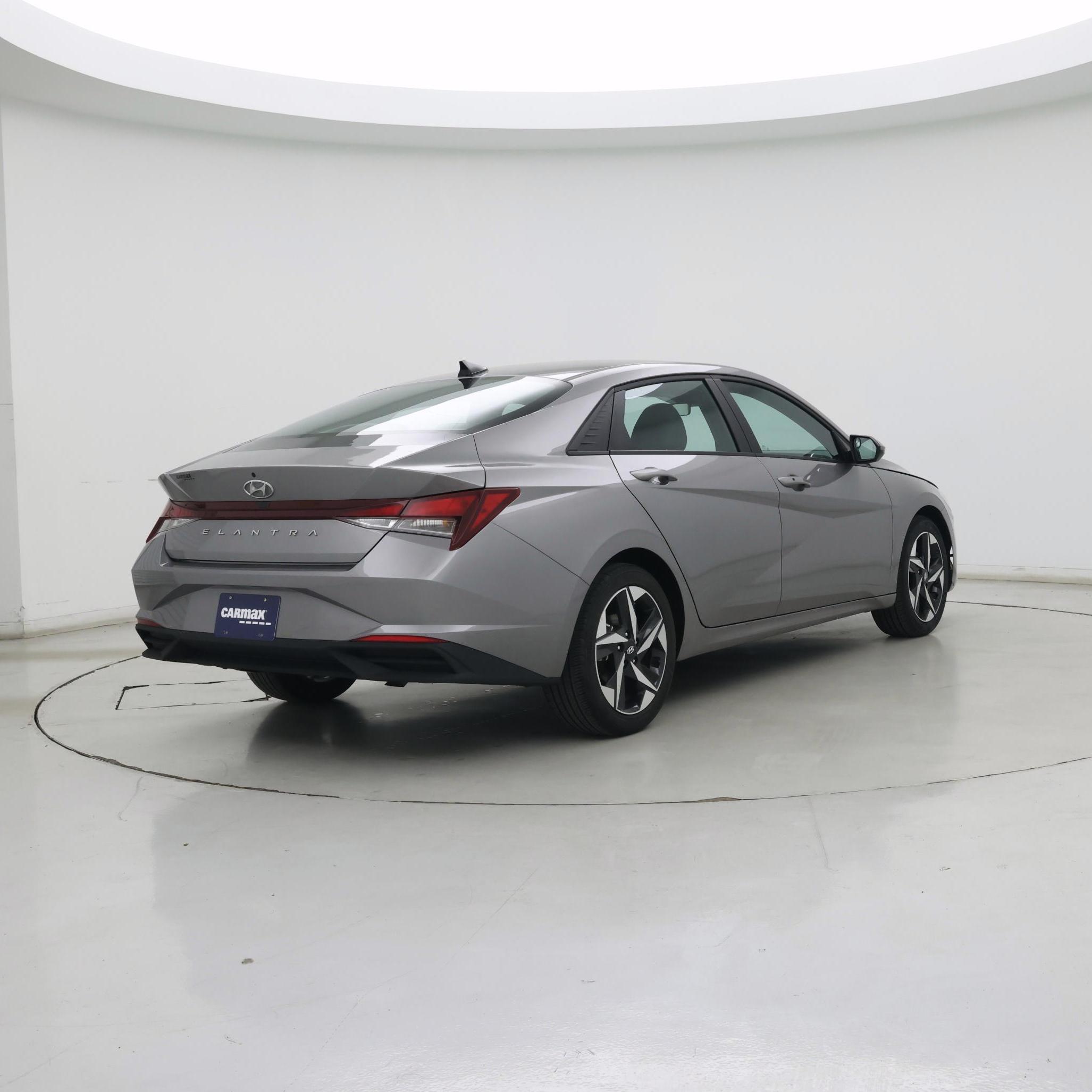 Thumbnail: 2023 Hyundai Elantra - 8