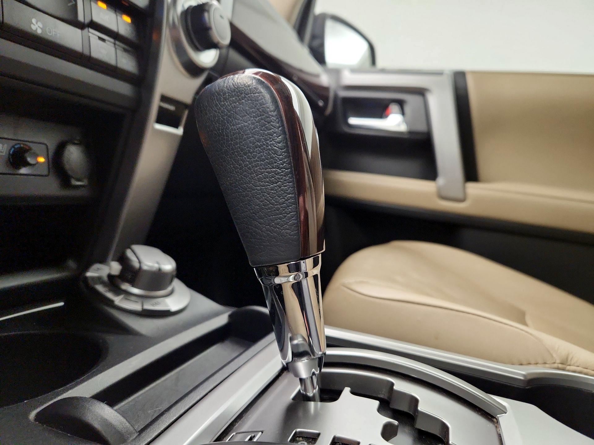 Thumbnail: 2017 Toyota 4Runner - 18