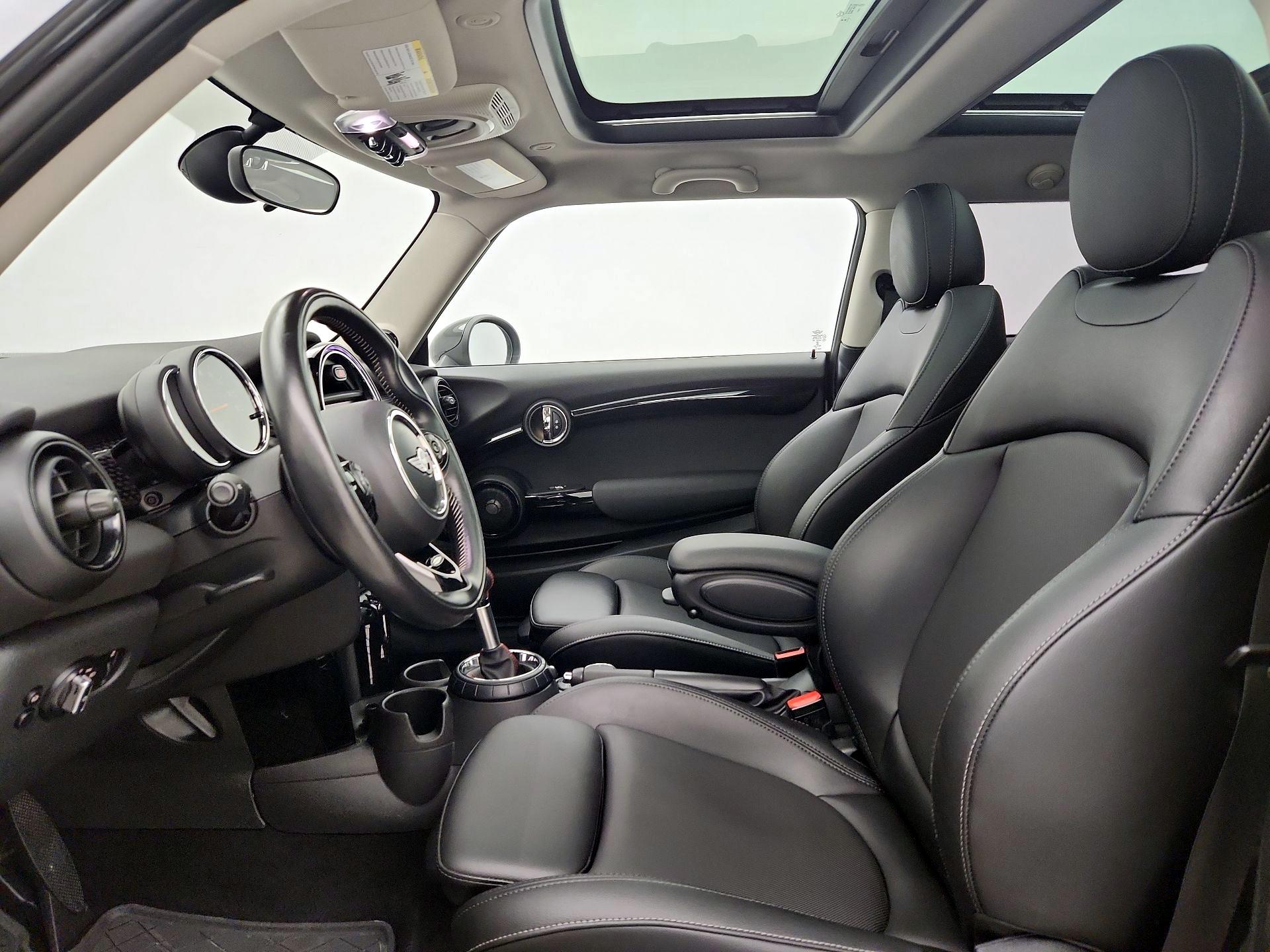 Thumbnail: 2017 MINI Cooper Hardtop - 11