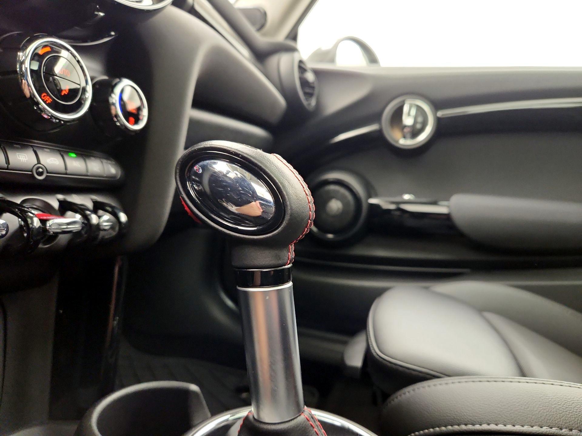 Thumbnail: 2017 MINI Cooper Hardtop - 18