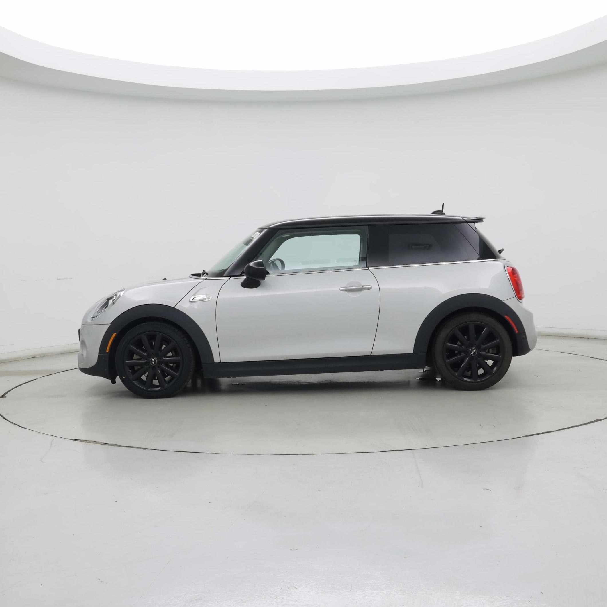Thumbnail: 2017 MINI Cooper Hardtop - 3