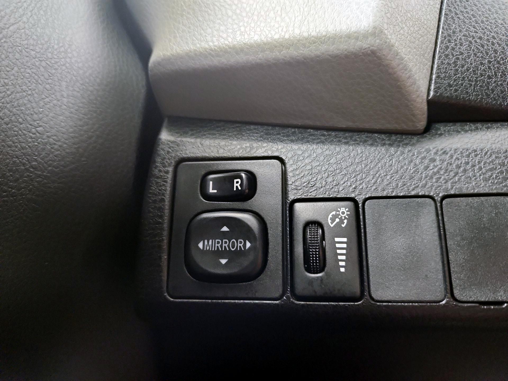 Thumbnail: 2016 Toyota Corolla - 13