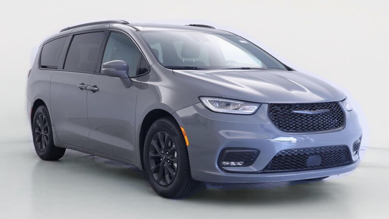 2022 Chrysler Pacifica Touring L Hero Image