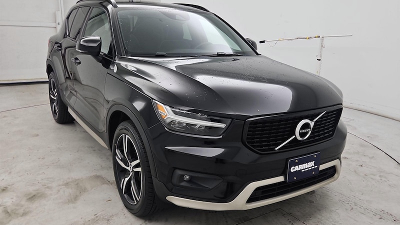 2021 Volvo XC40 T4 R-Design Hero Image