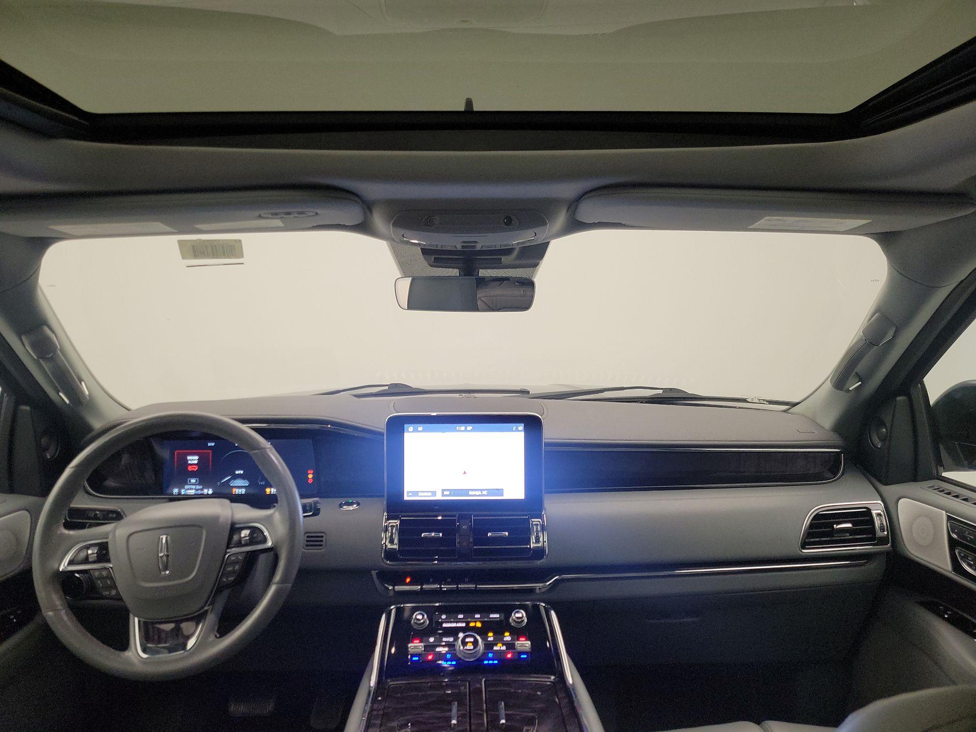 Thumbnail: 2021 Lincoln Navigator - 9