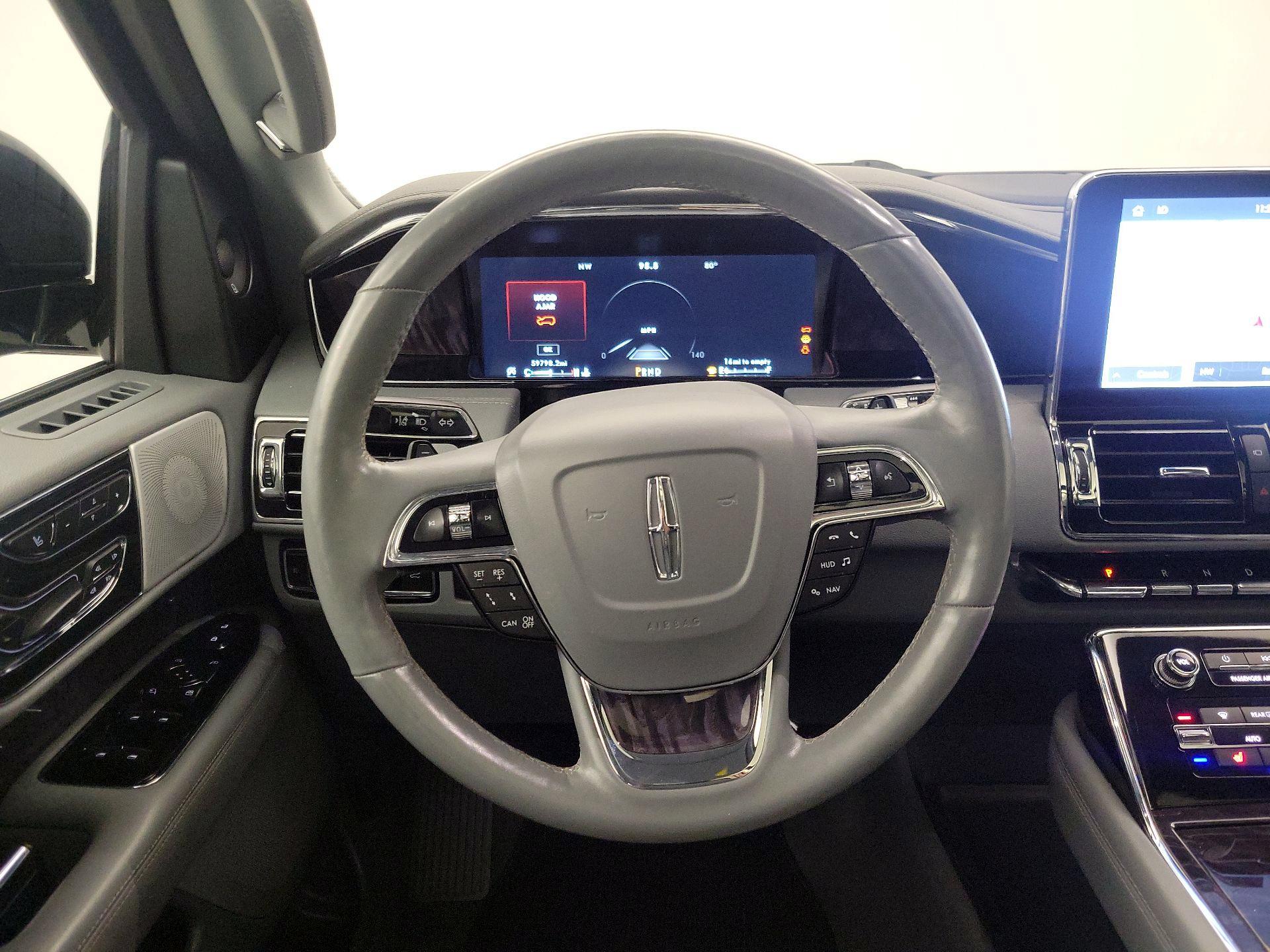 Thumbnail: 2021 Lincoln Navigator - 10