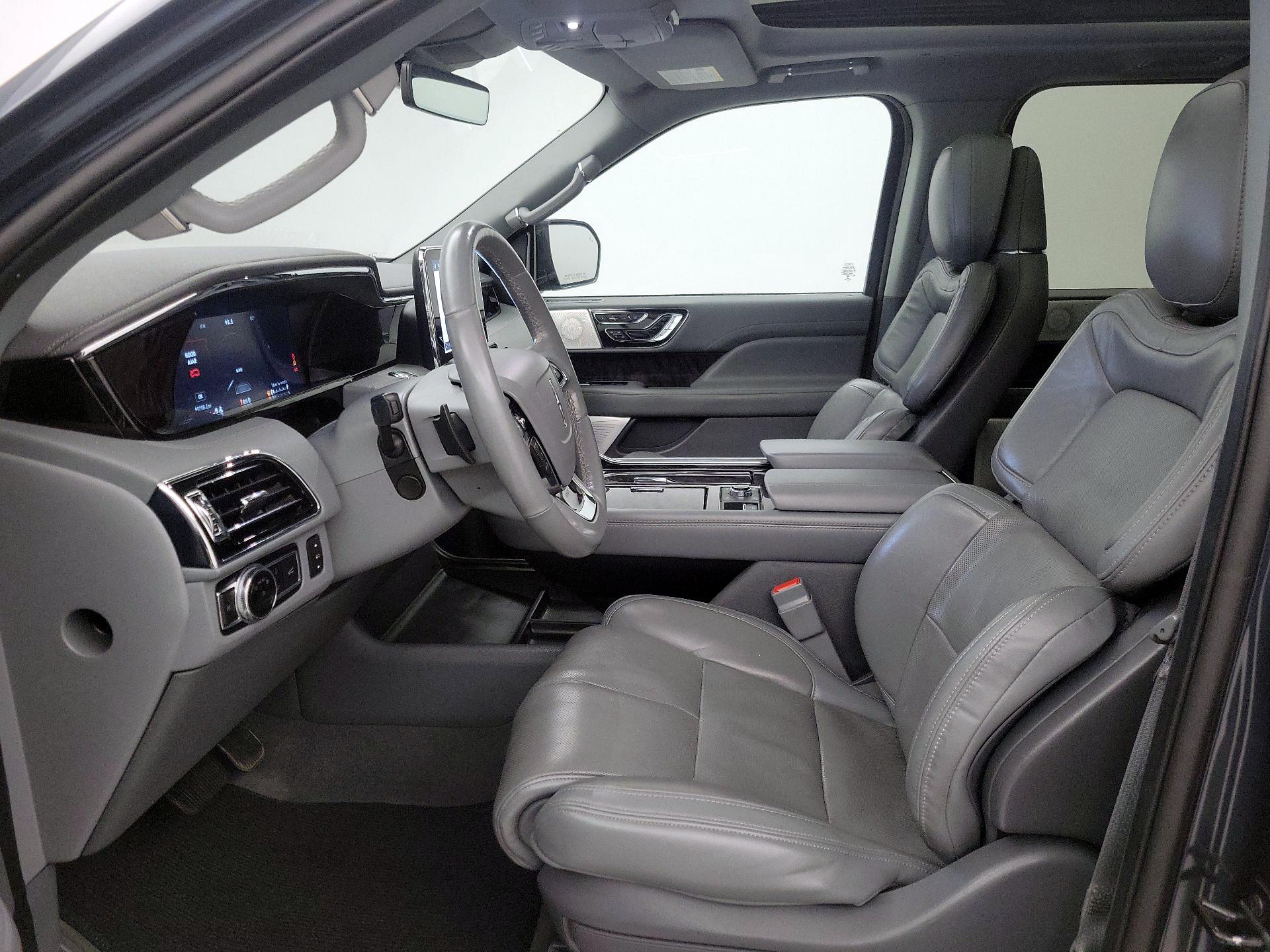 Thumbnail: 2021 Lincoln Navigator - 11