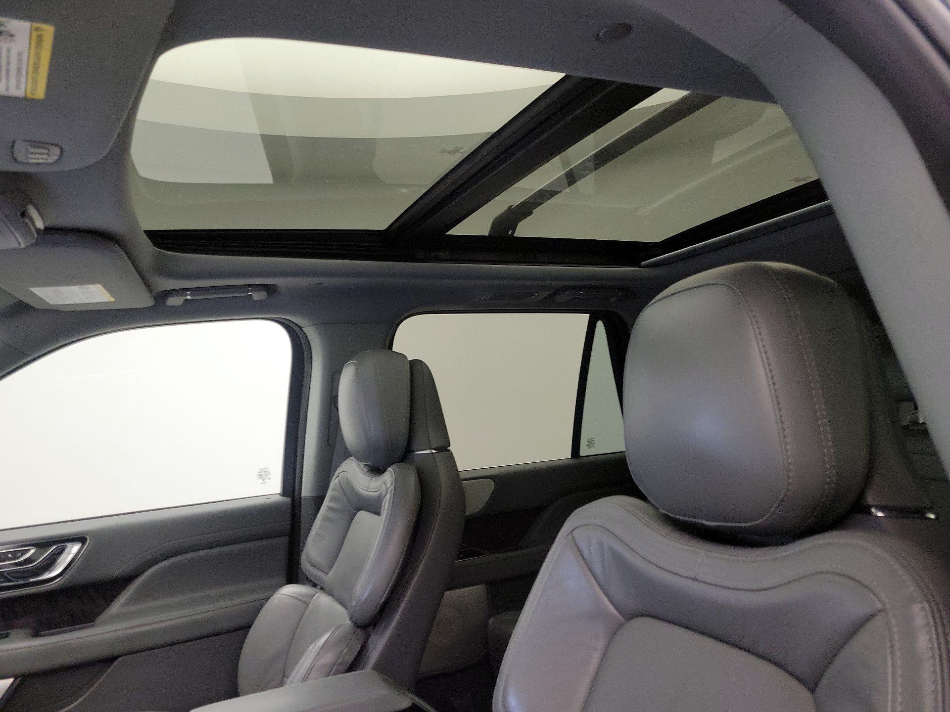 Thumbnail: 2021 Lincoln Navigator - 19