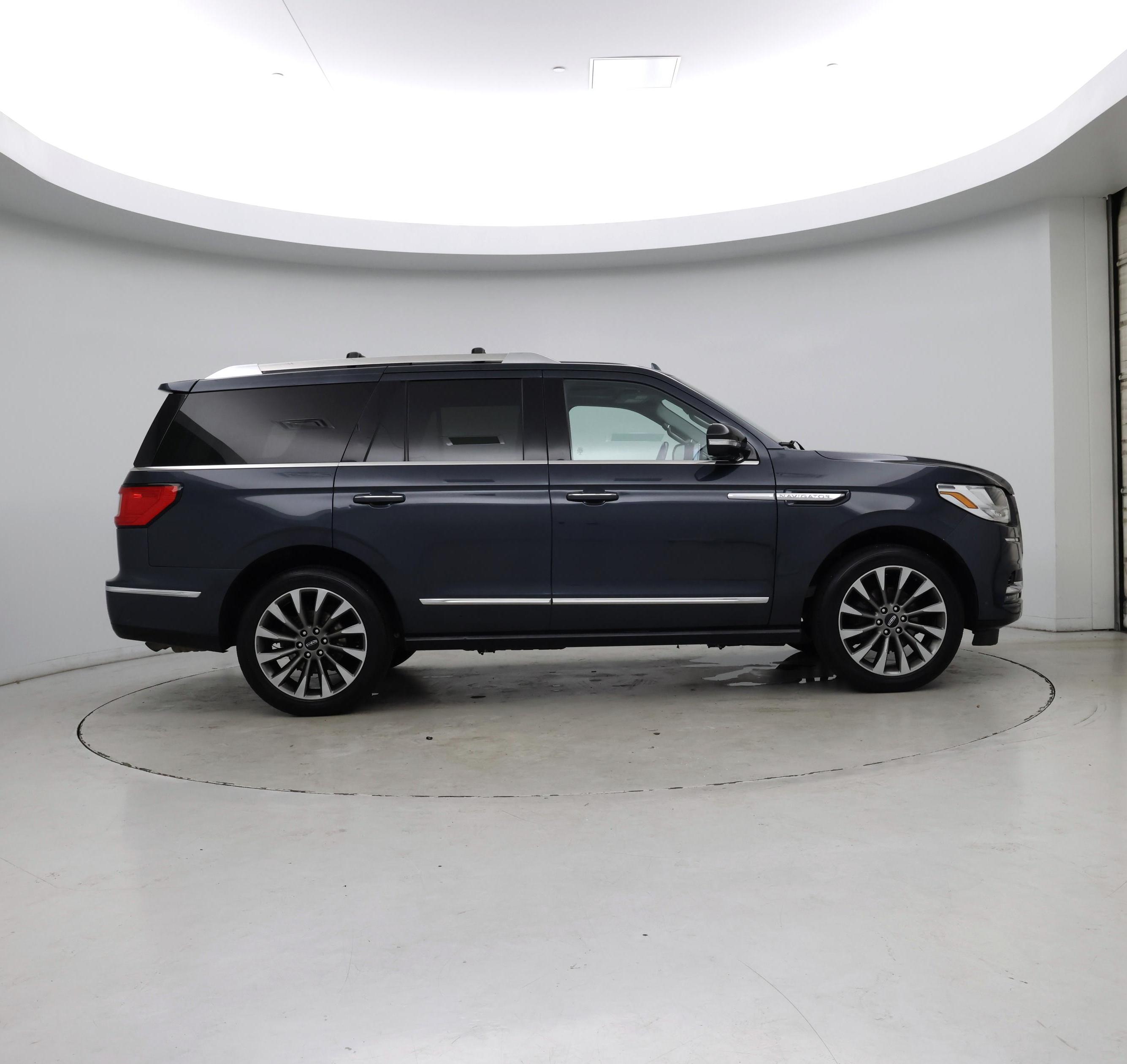 Thumbnail: 2021 Lincoln Navigator - 7