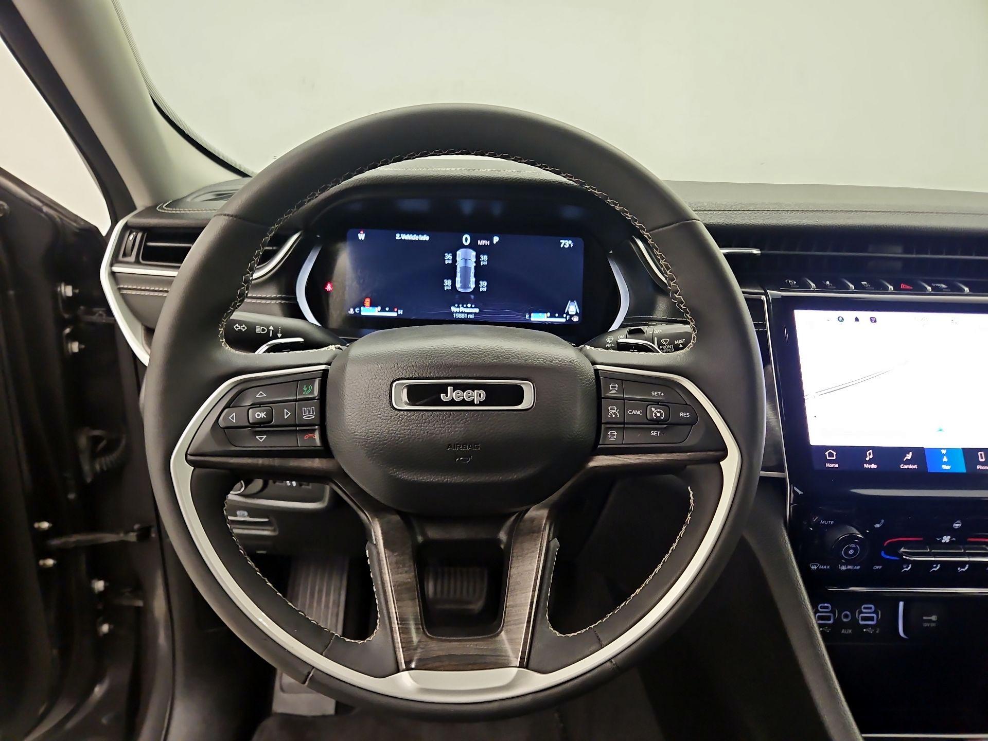 Thumbnail: 2023 Jeep Grand Cherokee - 10