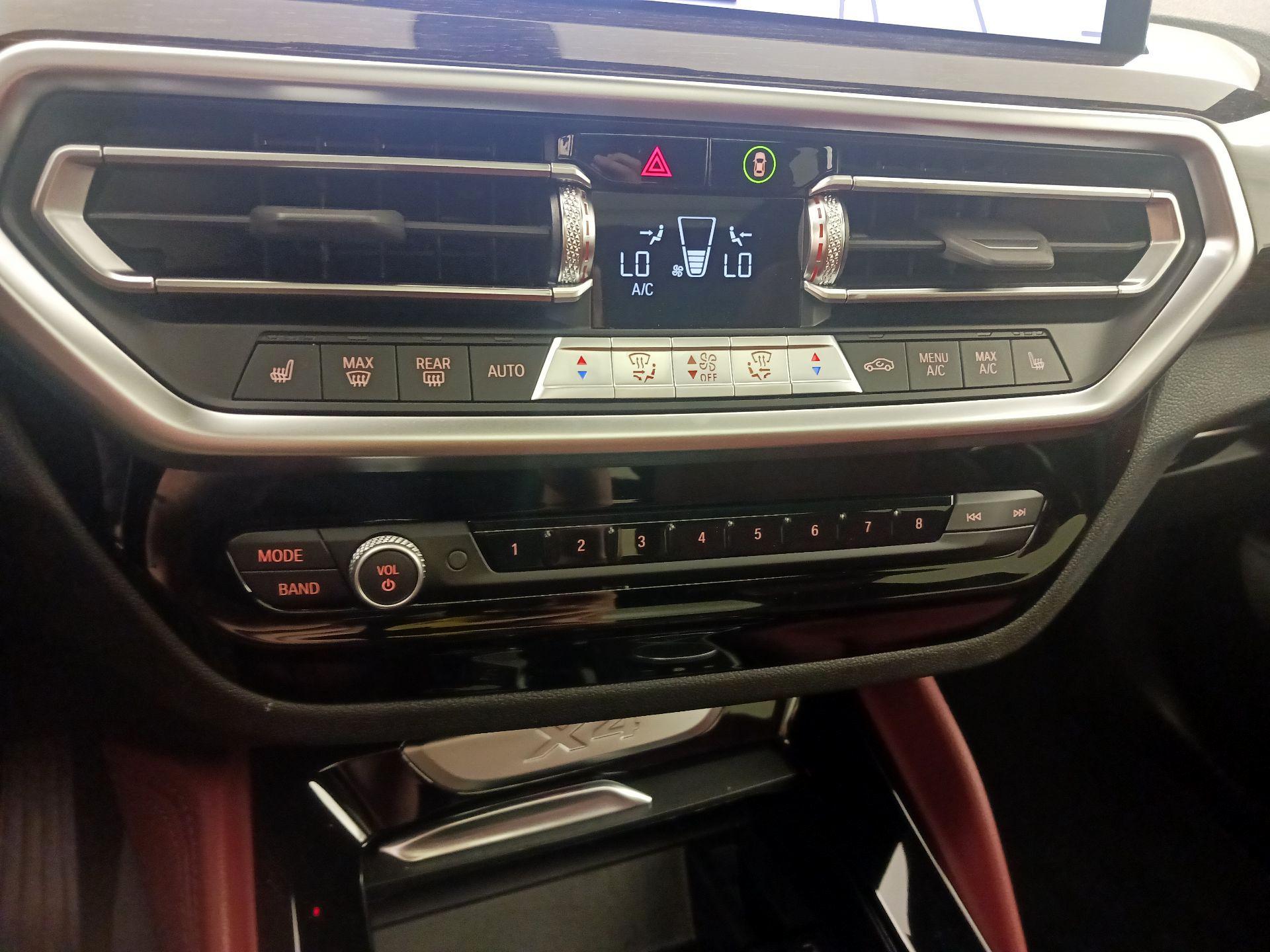 Thumbnail: 2022 BMW X4 - 16