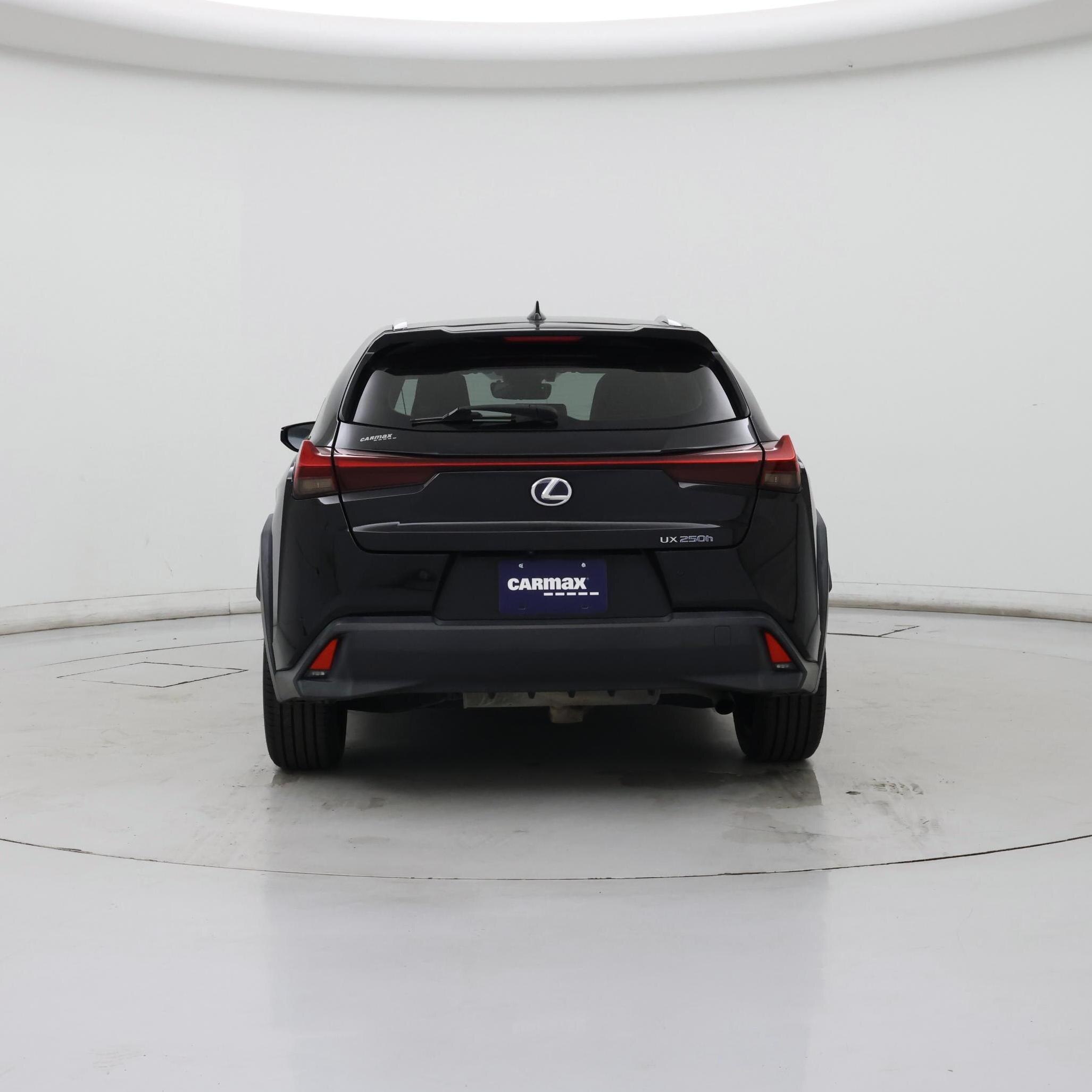 Thumbnail: 2020 Lexus UX - 6