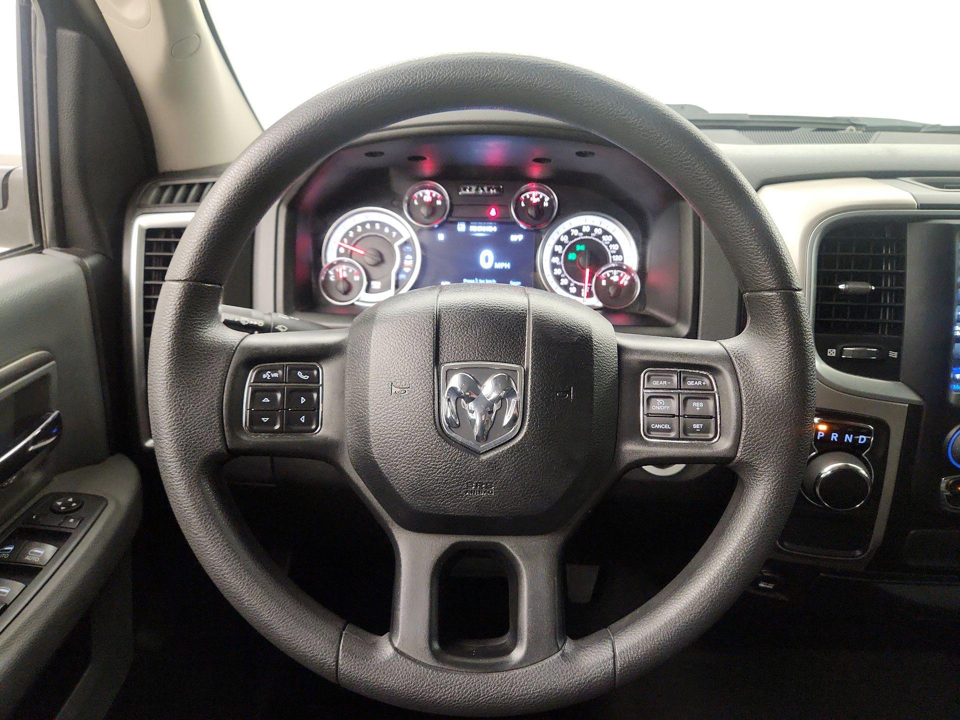 Thumbnail: 2020 RAM 1500 Classic - 10