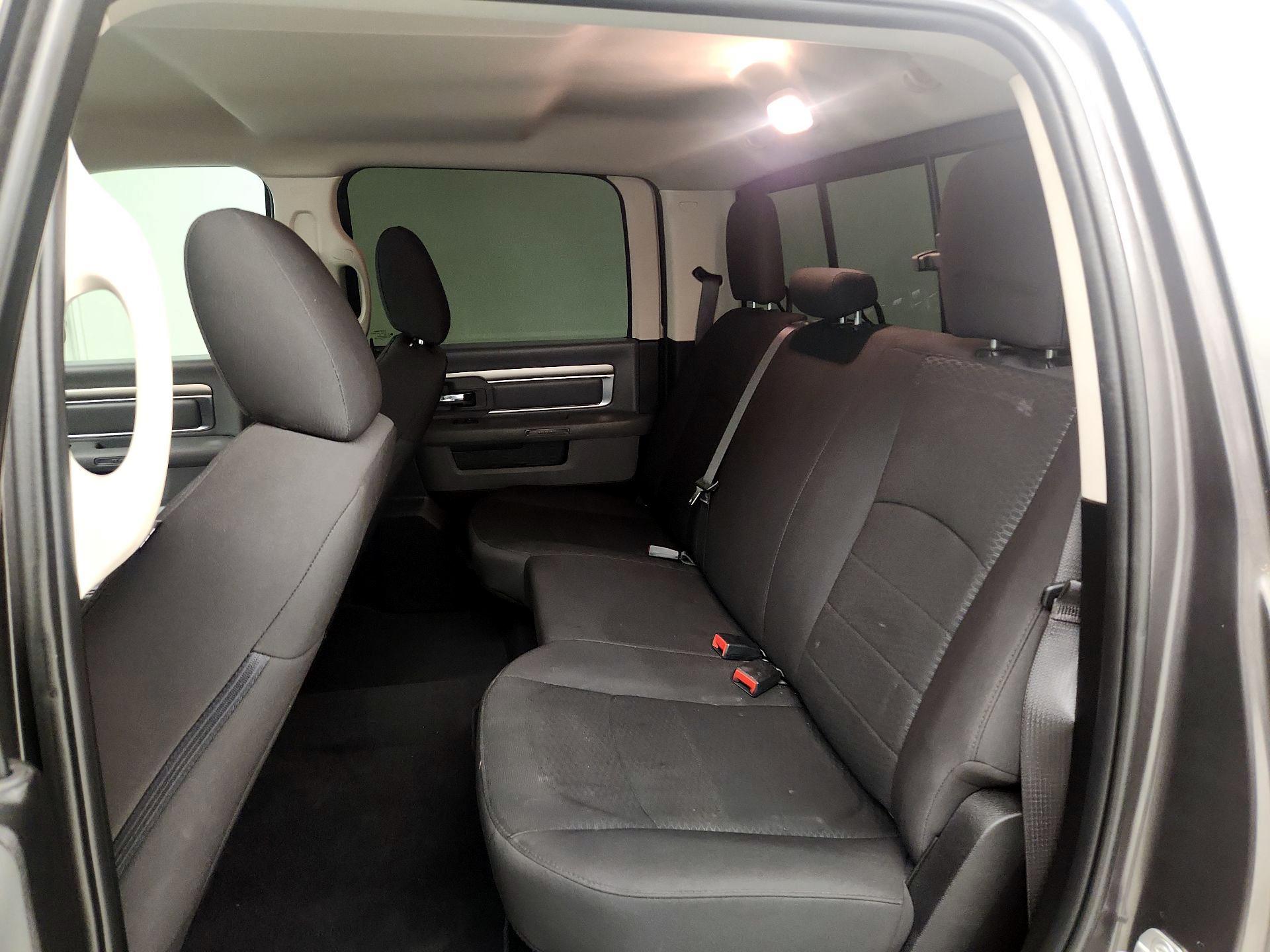 Thumbnail: 2020 RAM 1500 Classic - 18