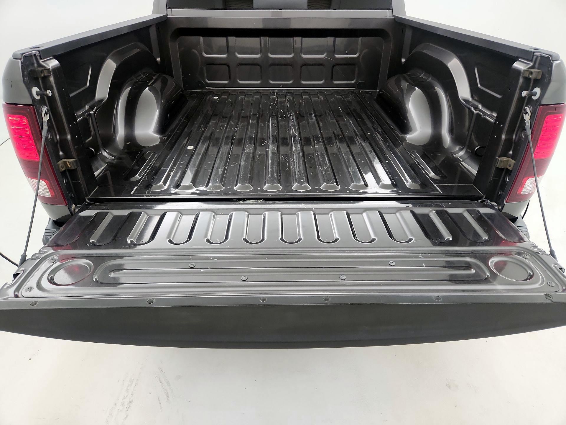 Thumbnail: 2020 RAM 1500 Classic - 19