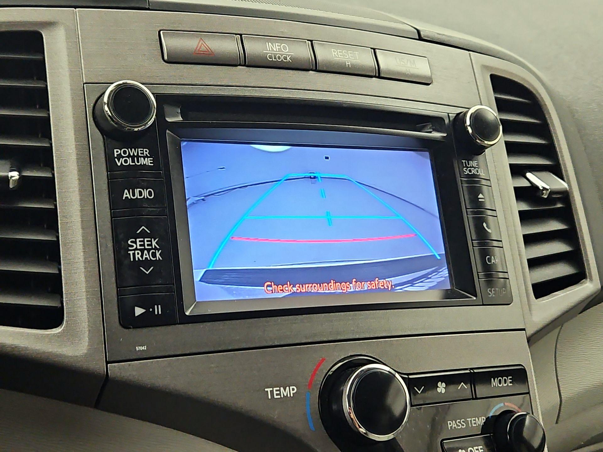 Thumbnail: 2013 Toyota Venza - 14
