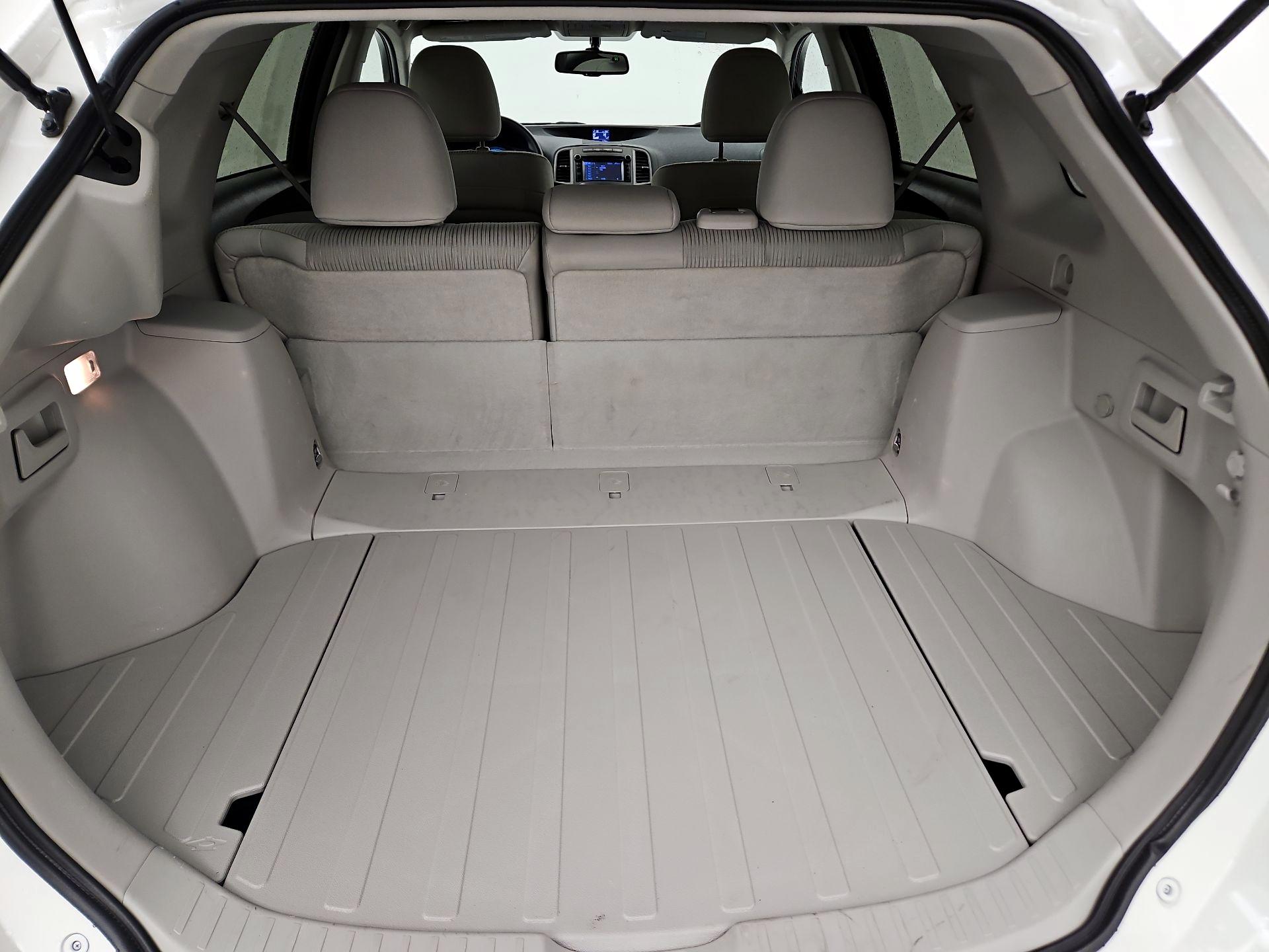 Thumbnail: 2013 Toyota Venza - 19