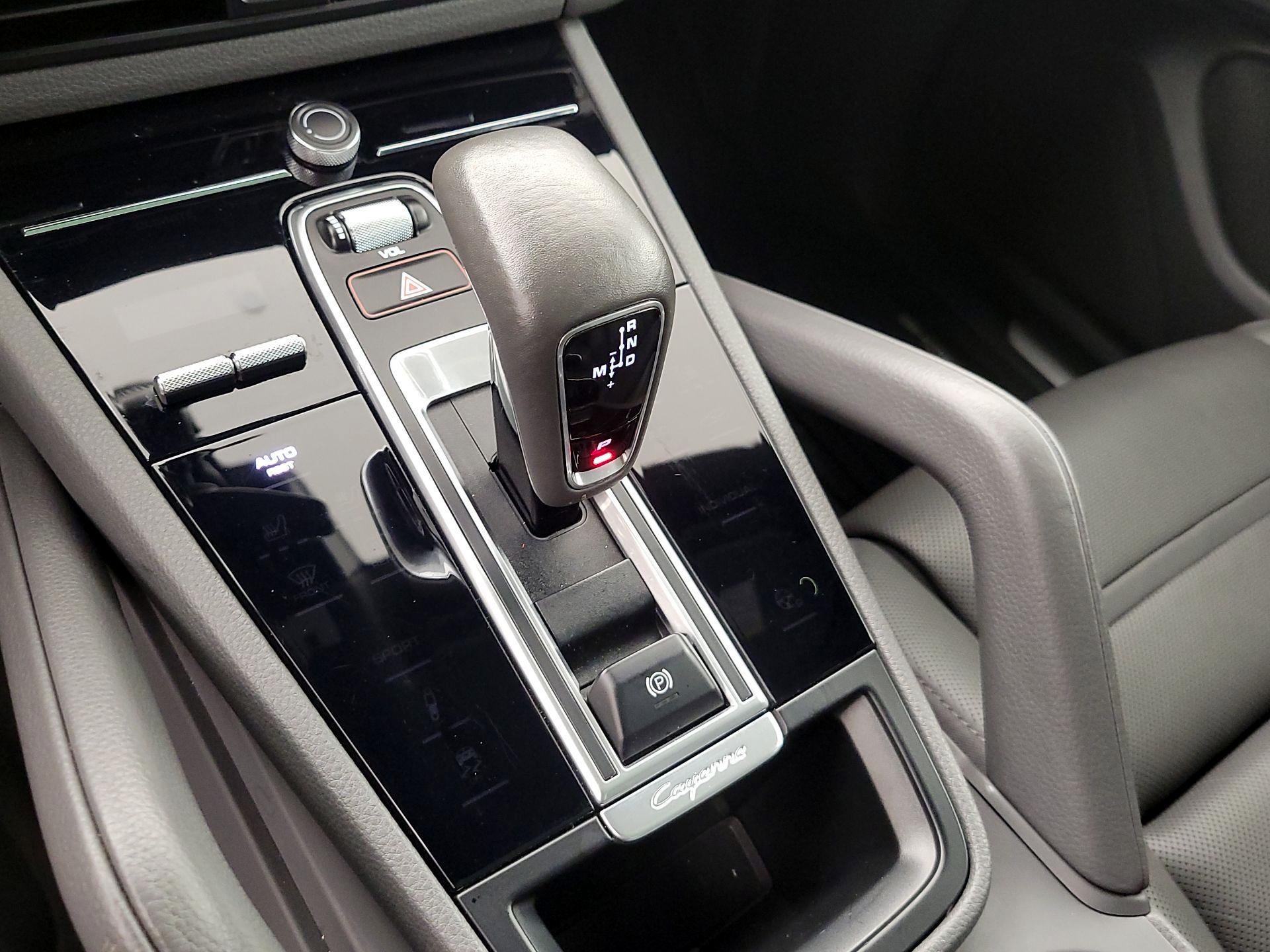 Thumbnail: 2021 Porsche Cayenne - 18