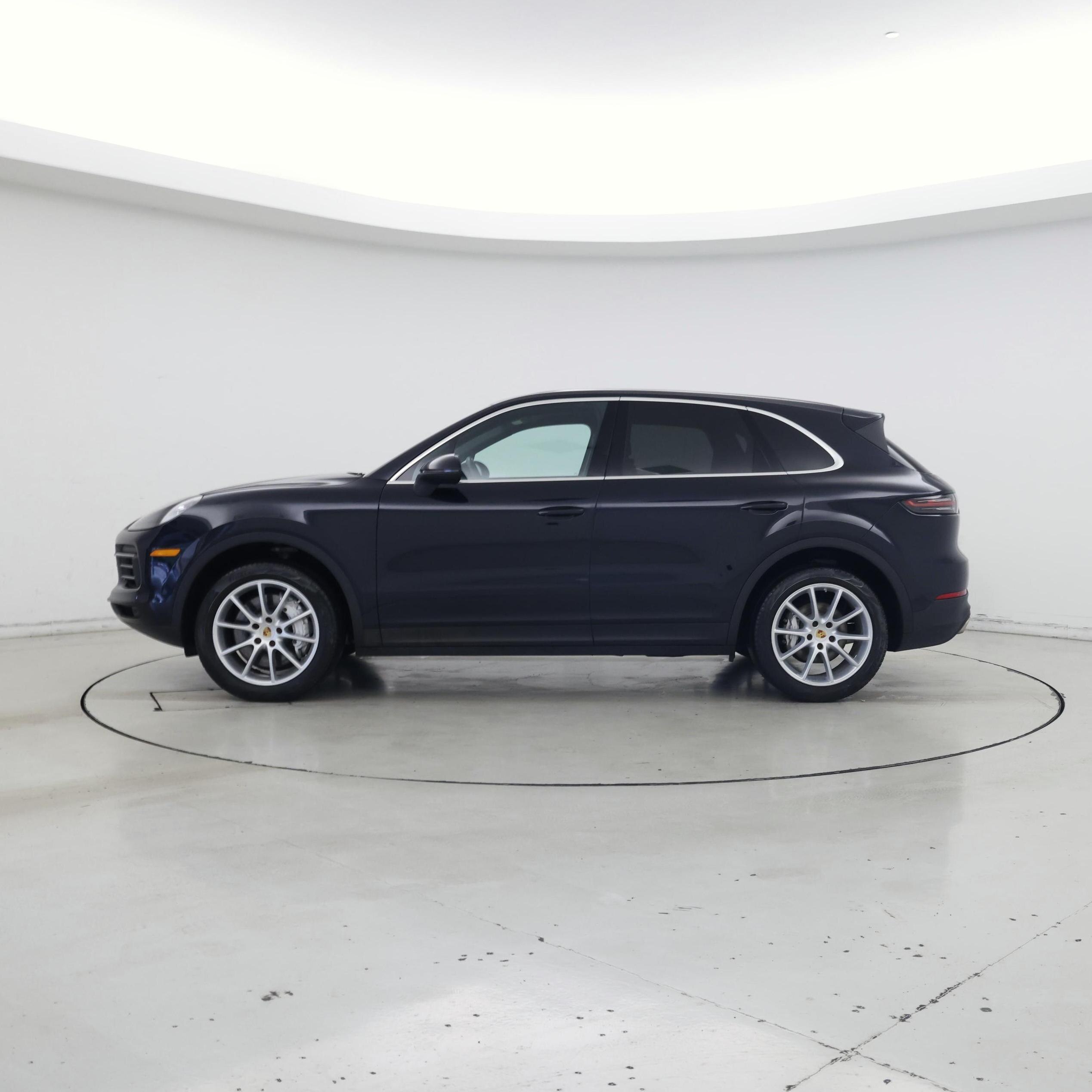 Thumbnail: 2021 Porsche Cayenne - 3