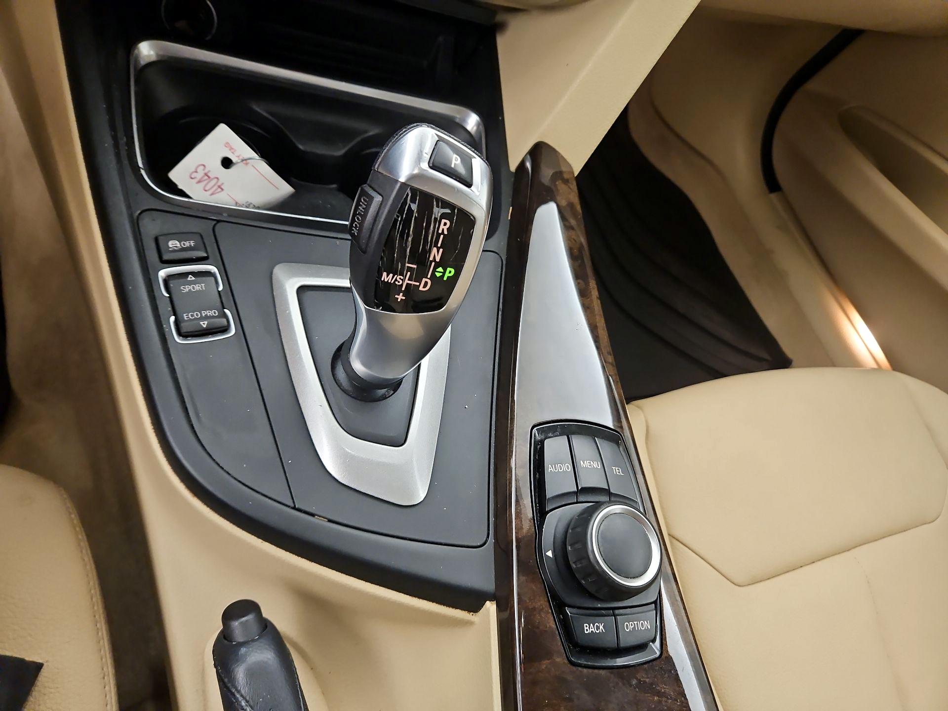 Thumbnail: 2015 BMW 3 Series - 16