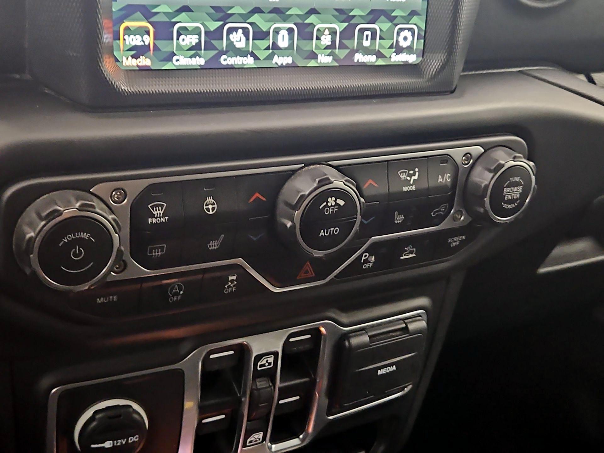 Thumbnail: 2023 Jeep Wrangler - 17