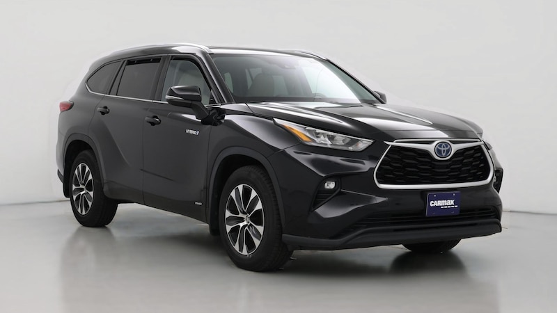 2020 Toyota Highlander XLE Hero Image