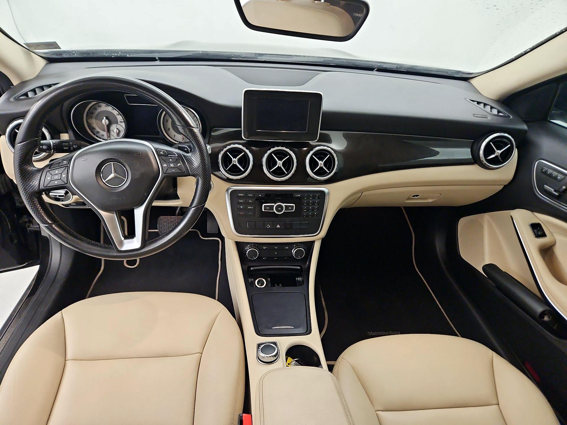 Thumbnail: 2015 Mercedes-Benz GLA - 9