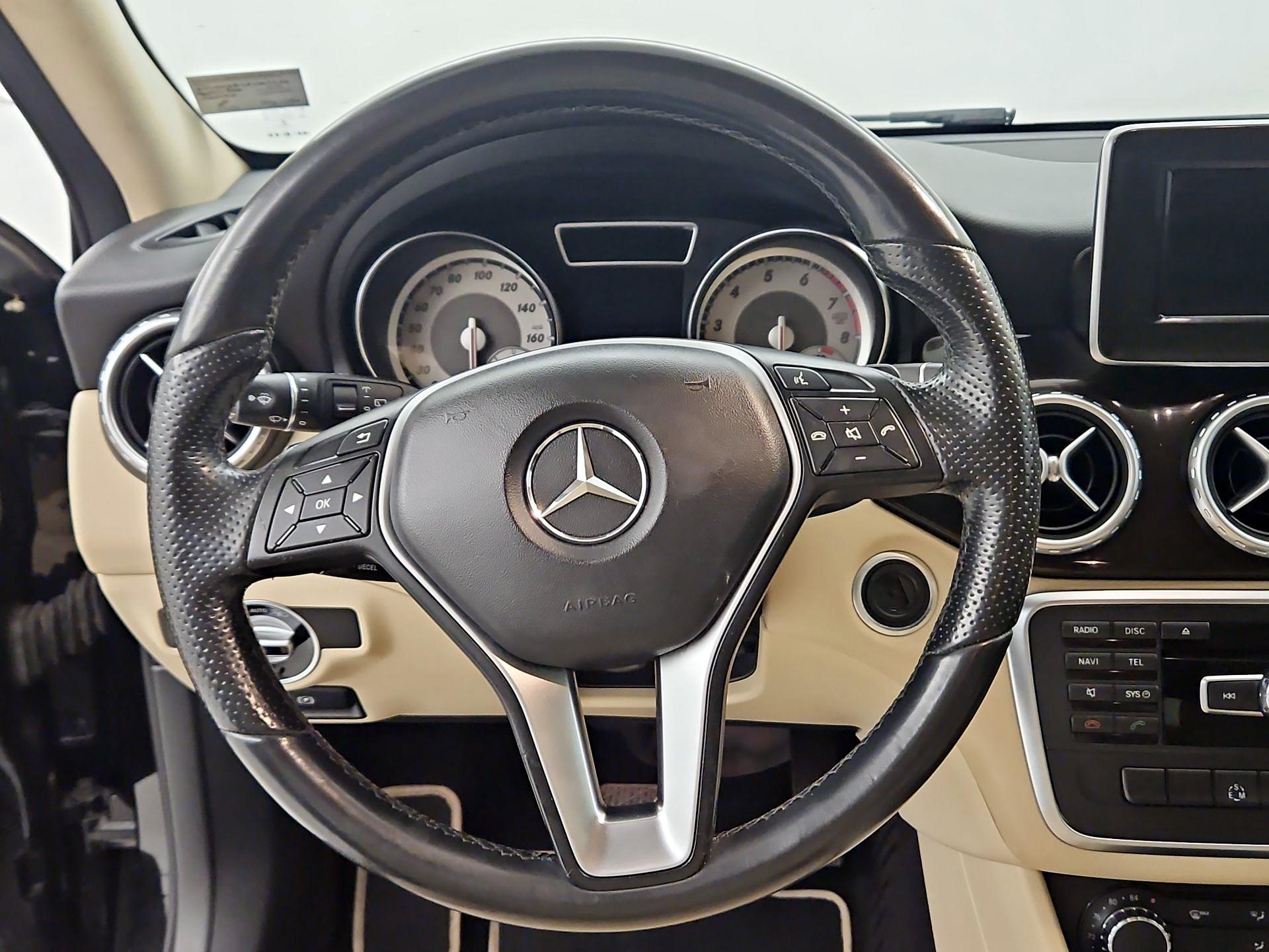 Thumbnail: 2015 Mercedes-Benz GLA - 10