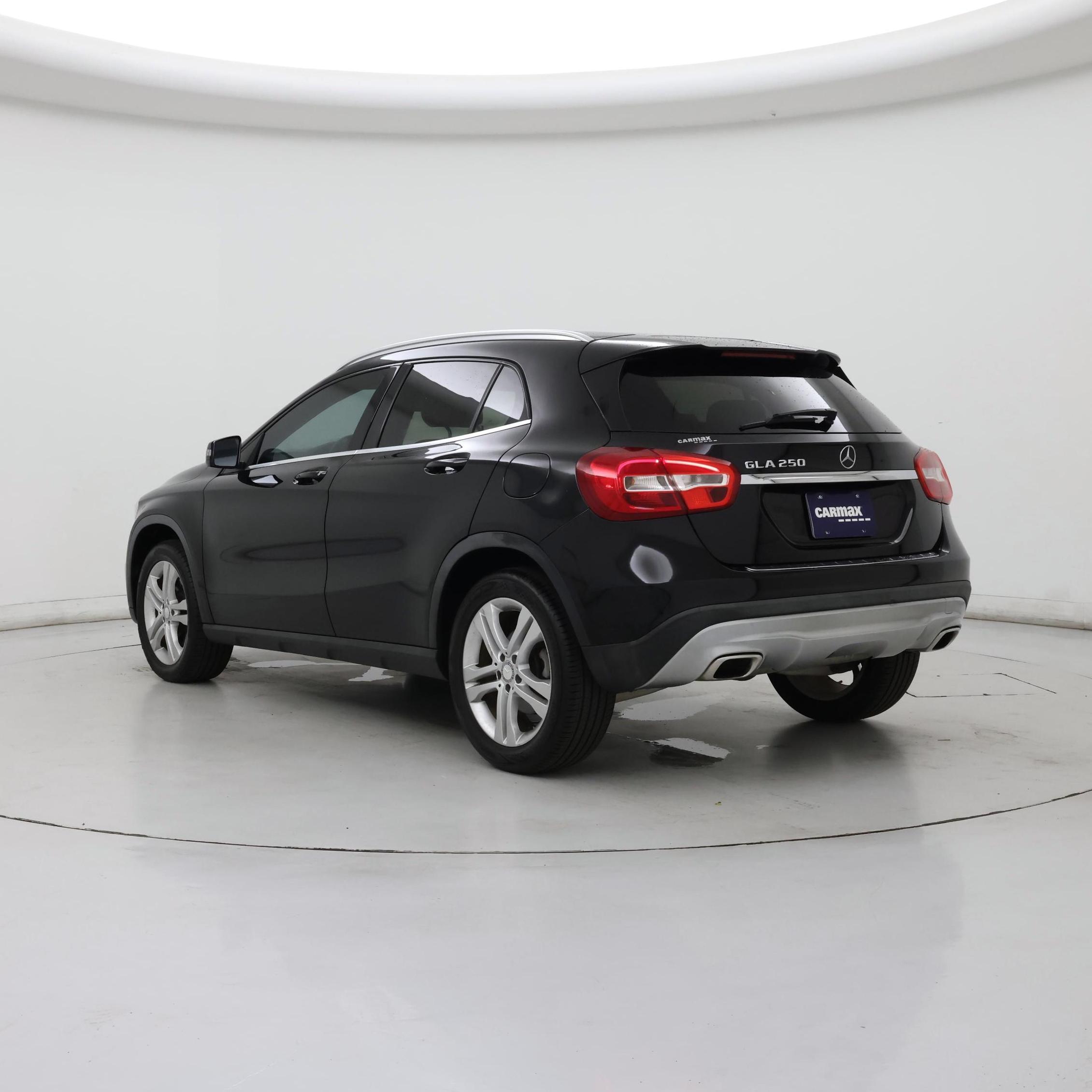 Thumbnail: 2015 Mercedes-Benz GLA - 2
