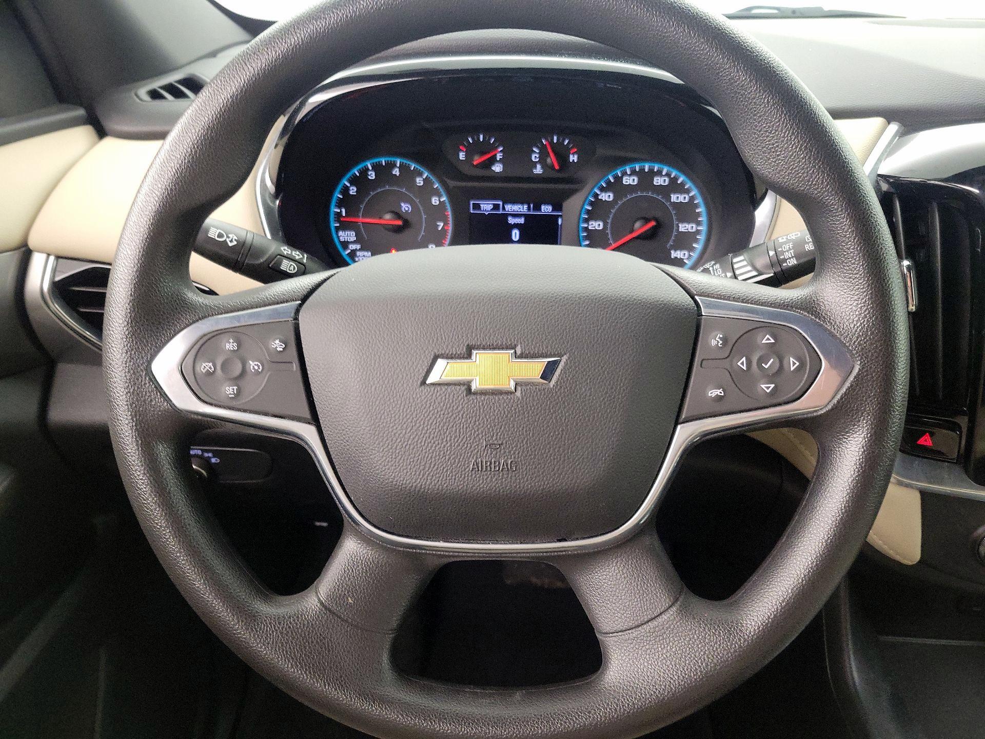 Thumbnail: 2022 Chevrolet Traverse - 10