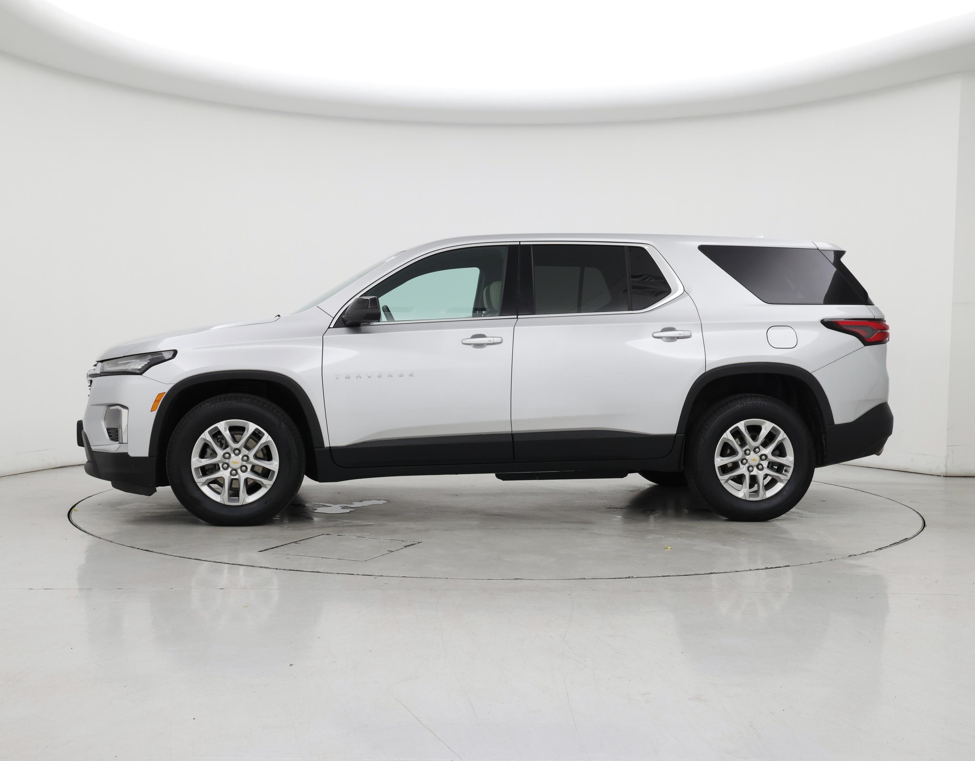 Thumbnail: 2022 Chevrolet Traverse - 3