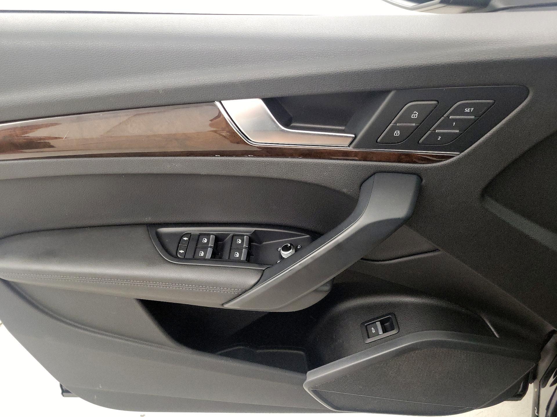 Thumbnail: 2019 Audi Q5 - 12