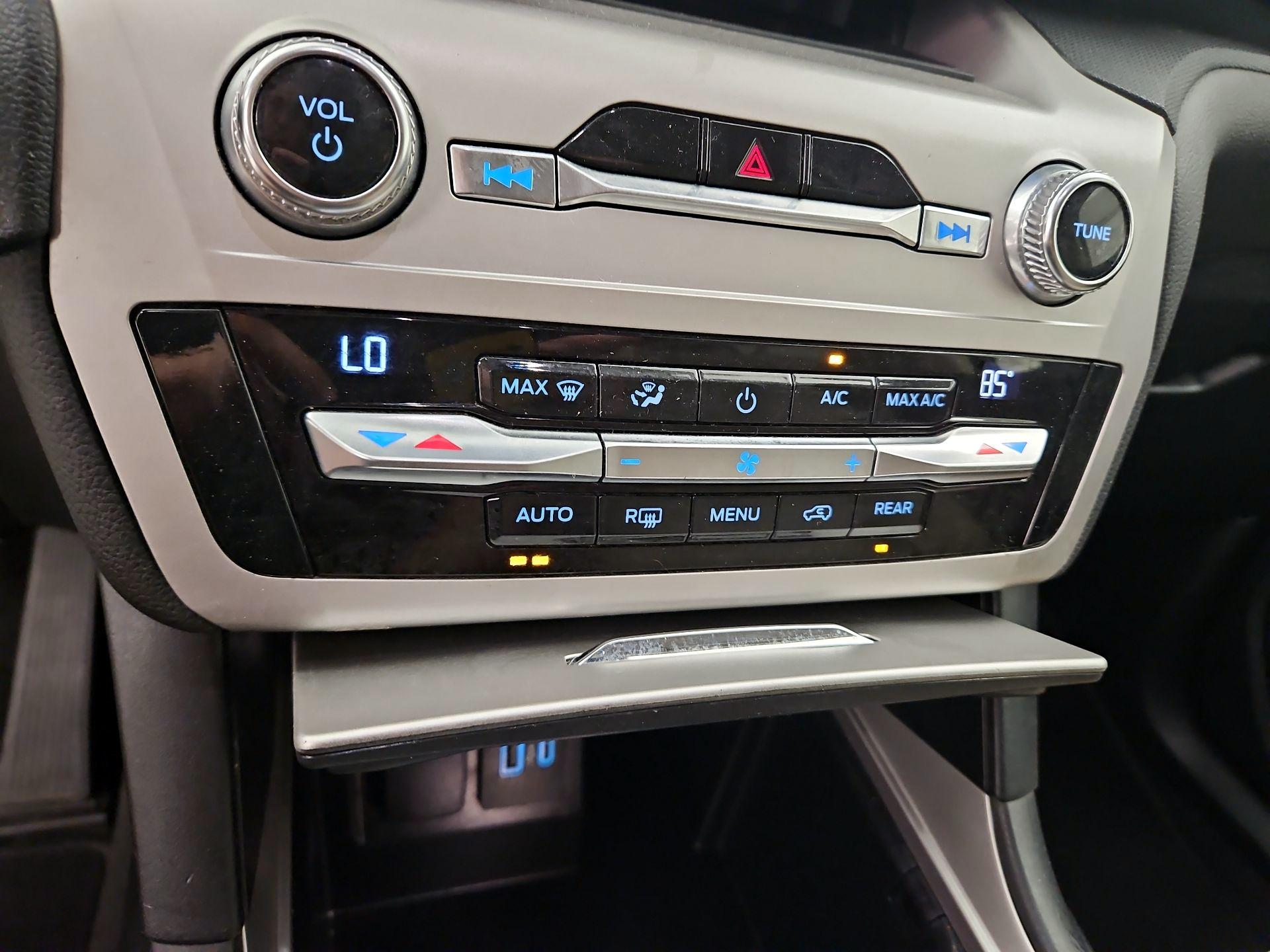 Thumbnail: 2021 Ford Explorer - 17