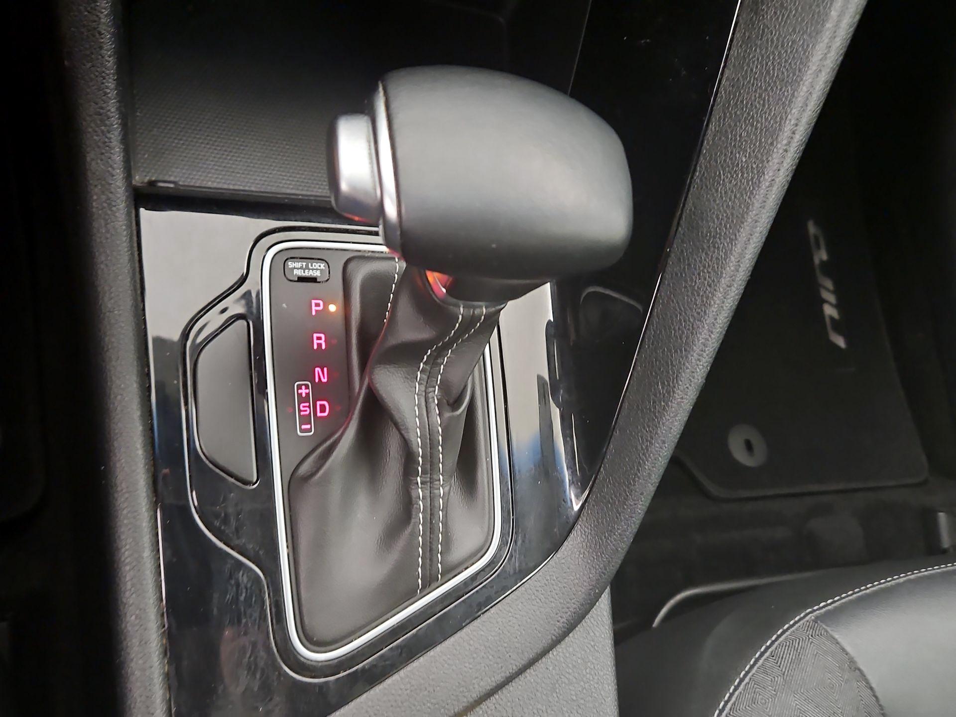 Thumbnail: 2018 Kia Niro - 18