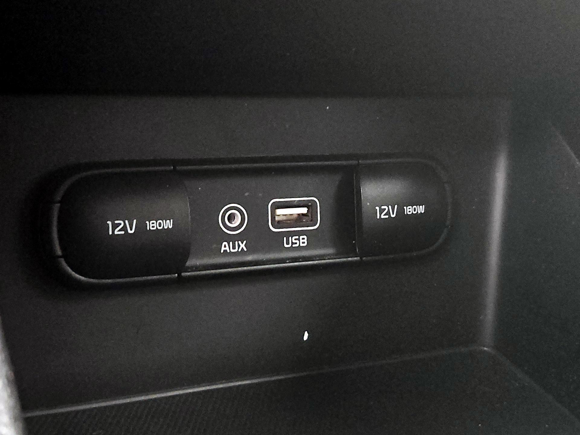 Thumbnail: 2018 Kia Niro - 19